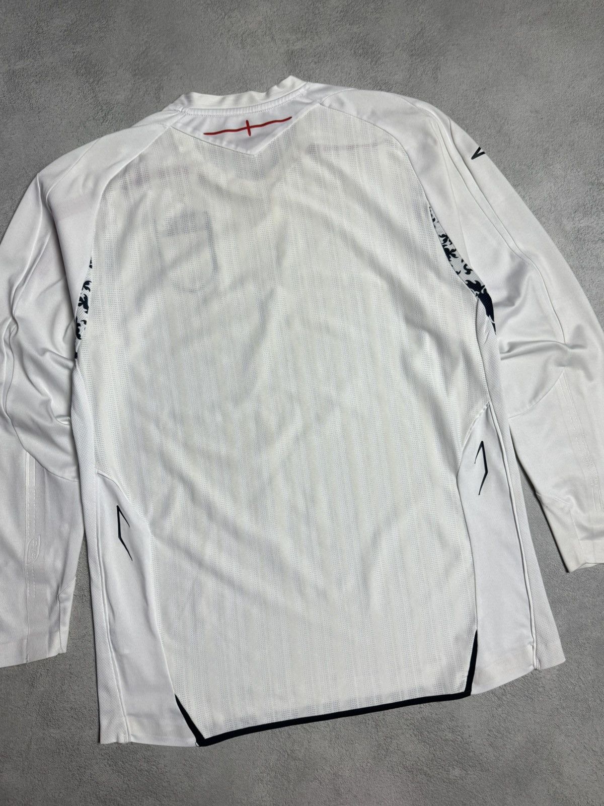Umbro England 2007 2008 2009 Home Shirt Jersey Long Sleeve Umbro Size US L / EU 52-54 / 3 - 7 Thumbnail