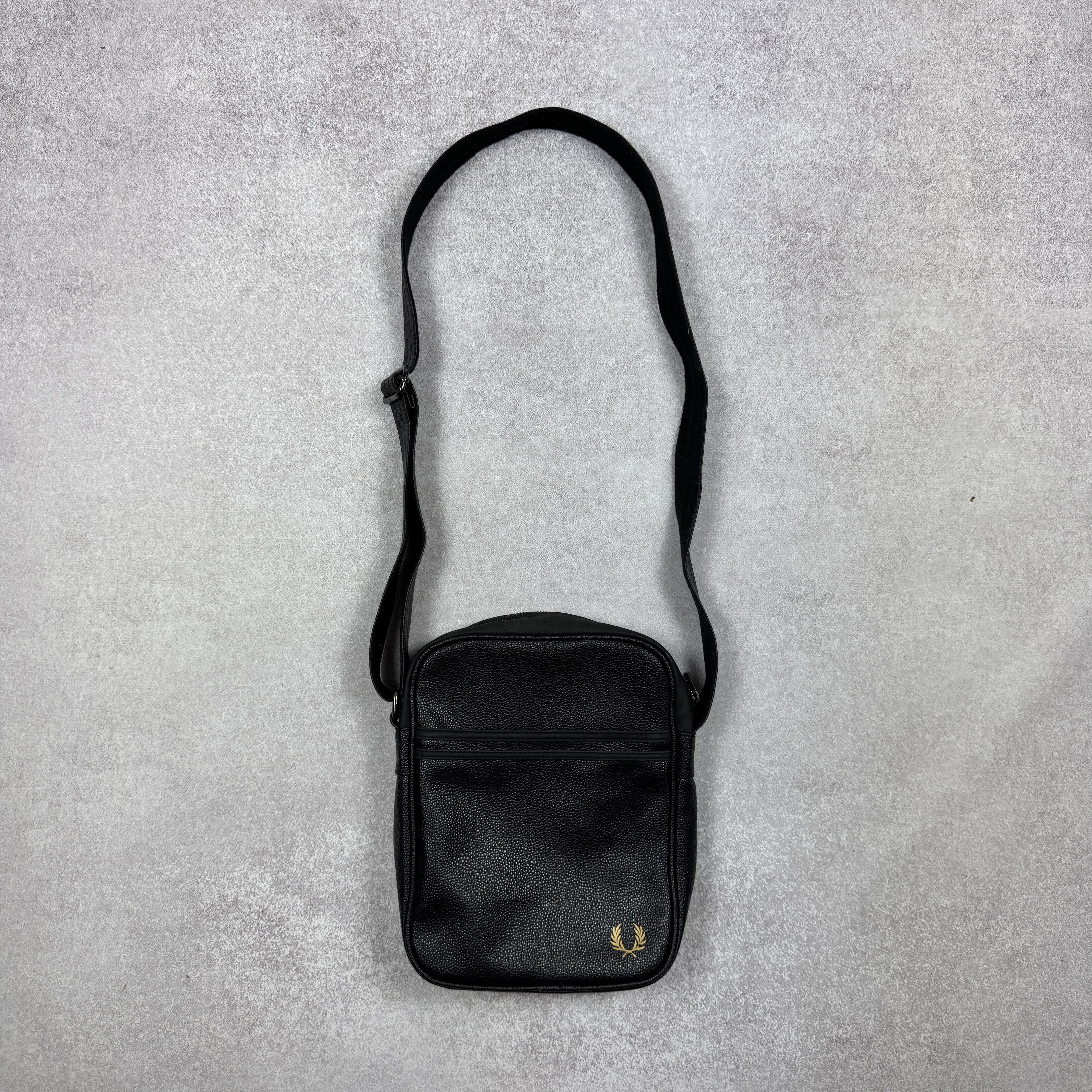Fred Perry Fred Perry Black Leather Big Size Messenger Bag Size ONE SIZE - 1 Thumbnail
