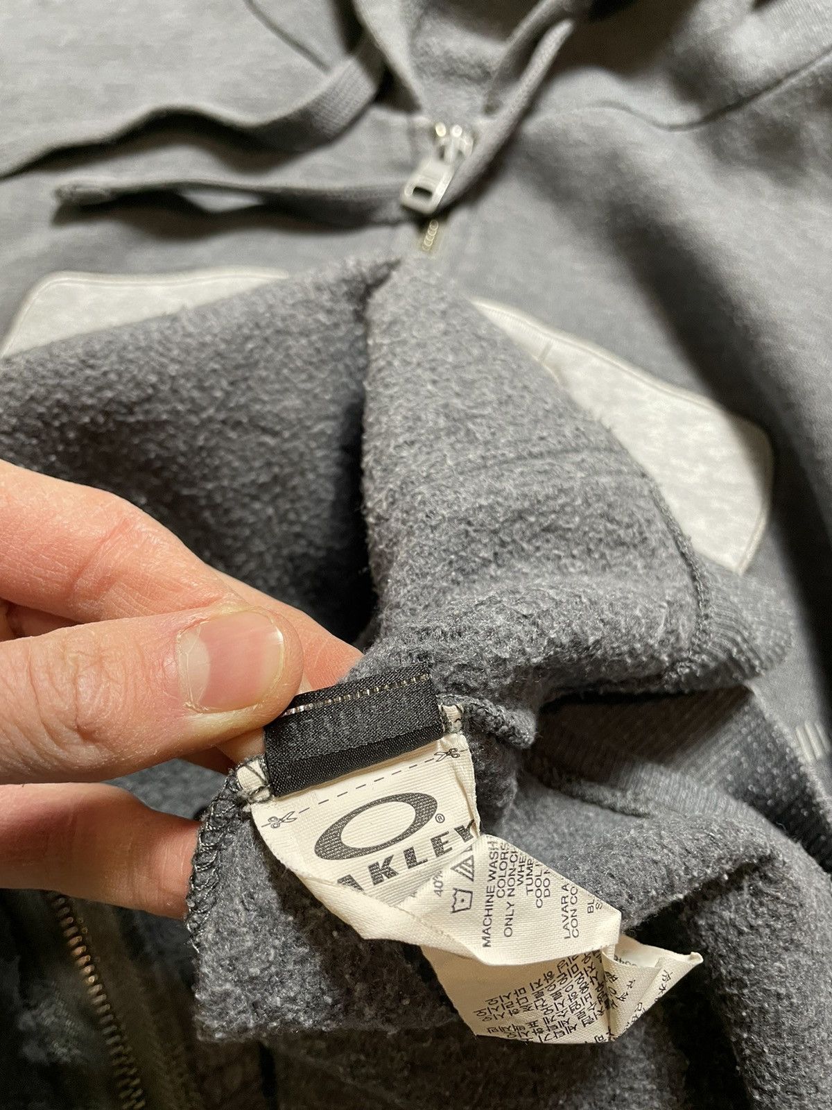 Oakley Vintage Oakley Big Logo Y2K Full Zip Hoodie Size US L / EU 52-54 / 3 - 10 Thumbnail