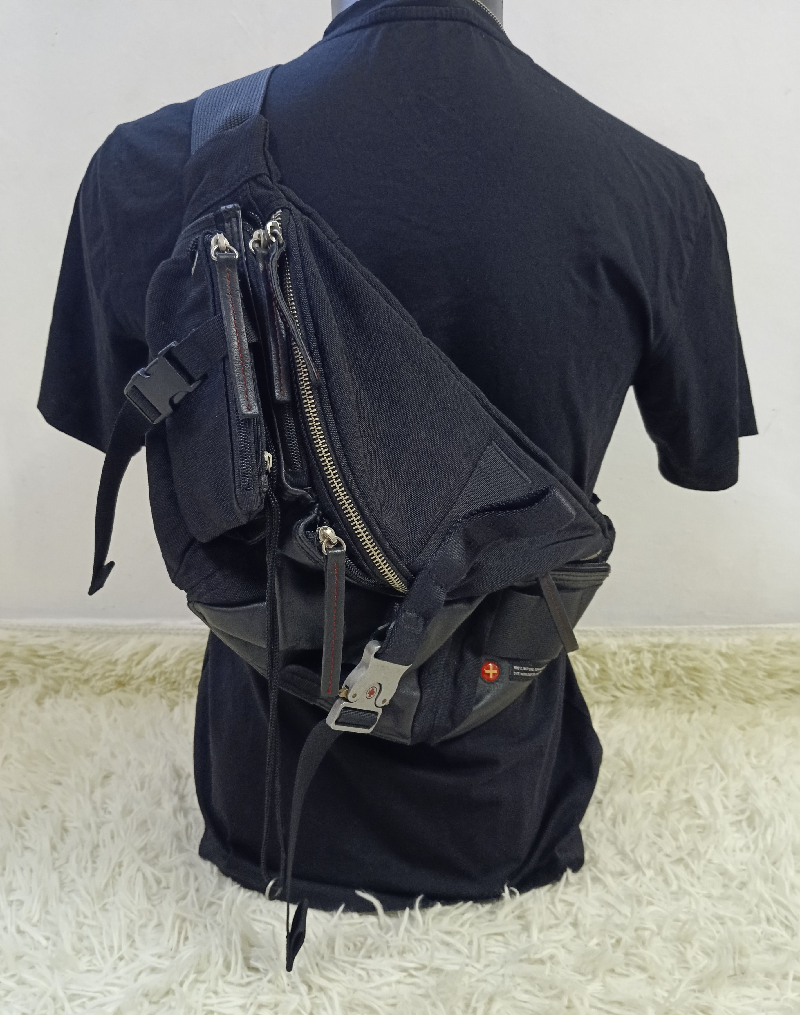 TOUGH TACTICAL CROSSBODY