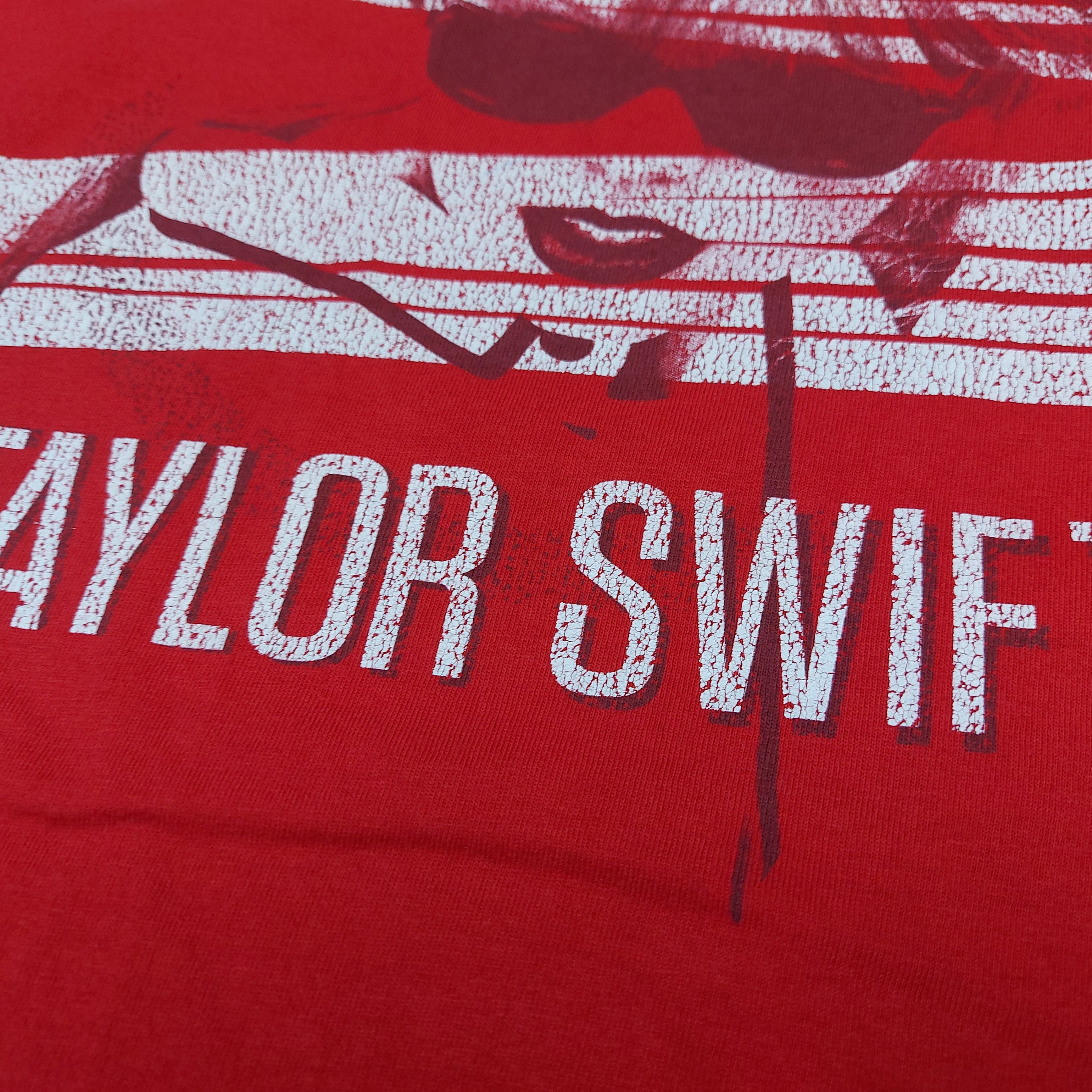 Band Tees Official 2013 Taylor Swift Red Tour Pop Music Merch TEE Size US S / EU 44-46 / 1 - 4 Thumbnail