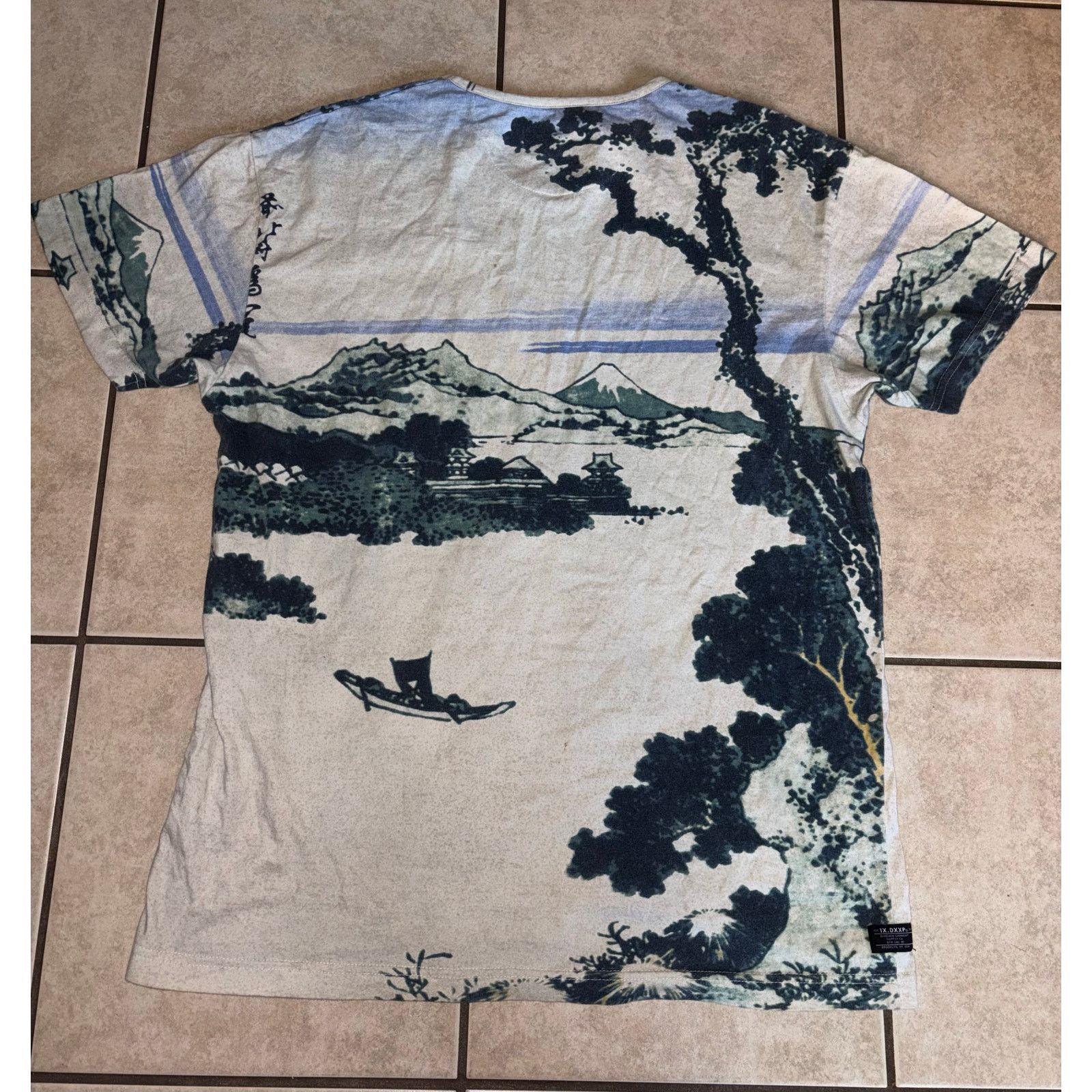 10 Deep 10 deep Mount Fuji AOP design shirt large Size US L / EU 52-54 / 3 - 4 Thumbnail