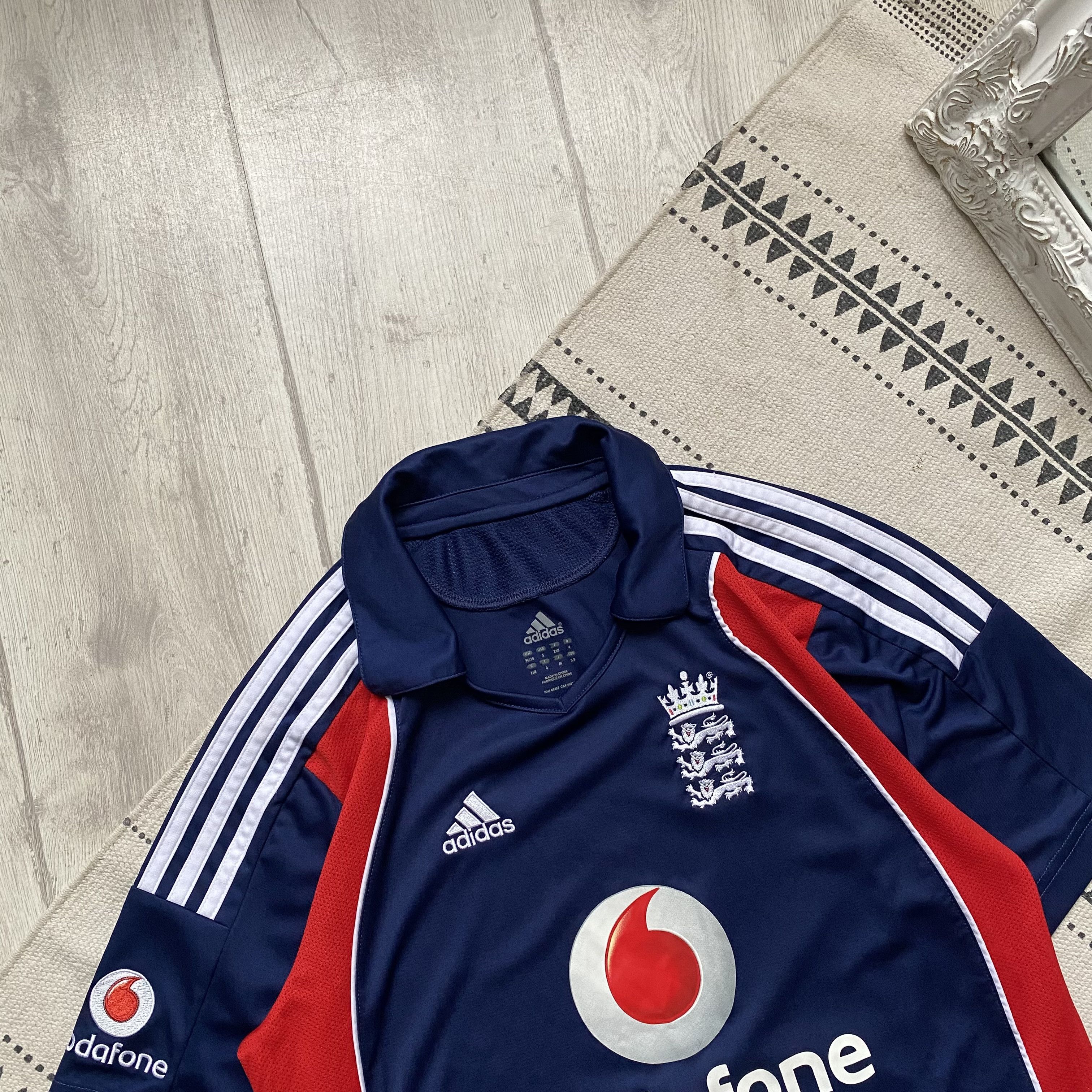 Adidas 🇬🇧 Vintage Blokcore Adidas Vodafone England jersey soccer Size US S / EU 44-46 / 1 - 2 Thumbnail