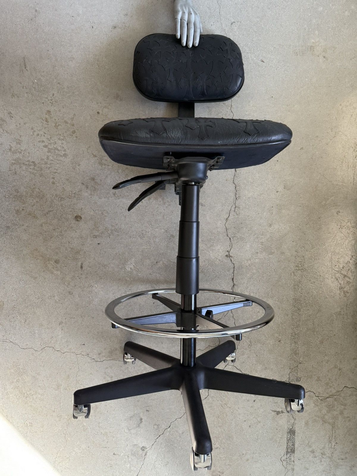 Chrome Hearts CHROME HEARTS VINTAGE LEATHER 66 CROSS PATCH CHAIR FURNITURE Size ONE SIZE - 1 Thumbnail