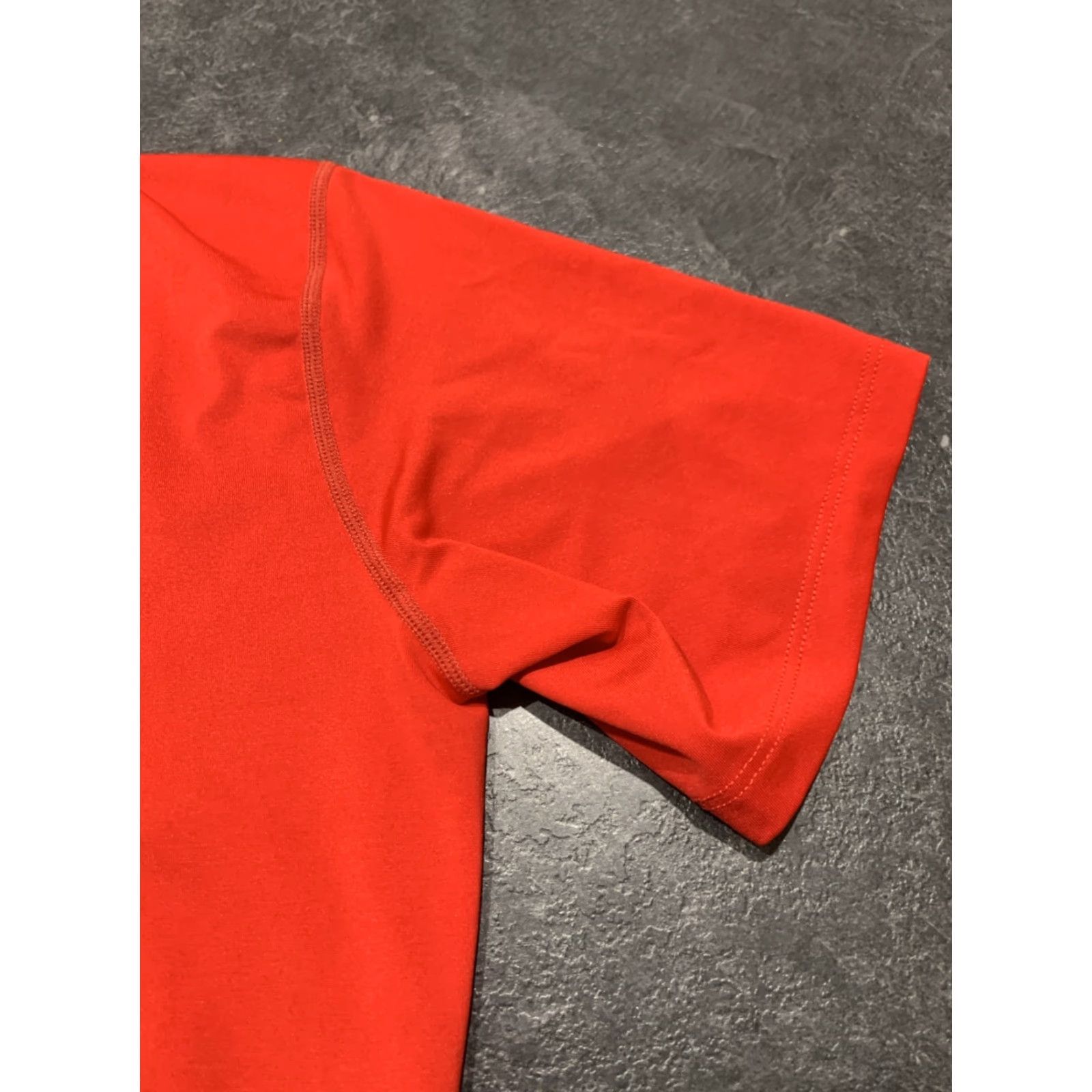 Nike Nike Women’s T-Shirt Medium Red Sports Performance Graphic Tee Active 360 Velocity Size M / US 6-8 / IT 42-44 - 2 Thumbnail