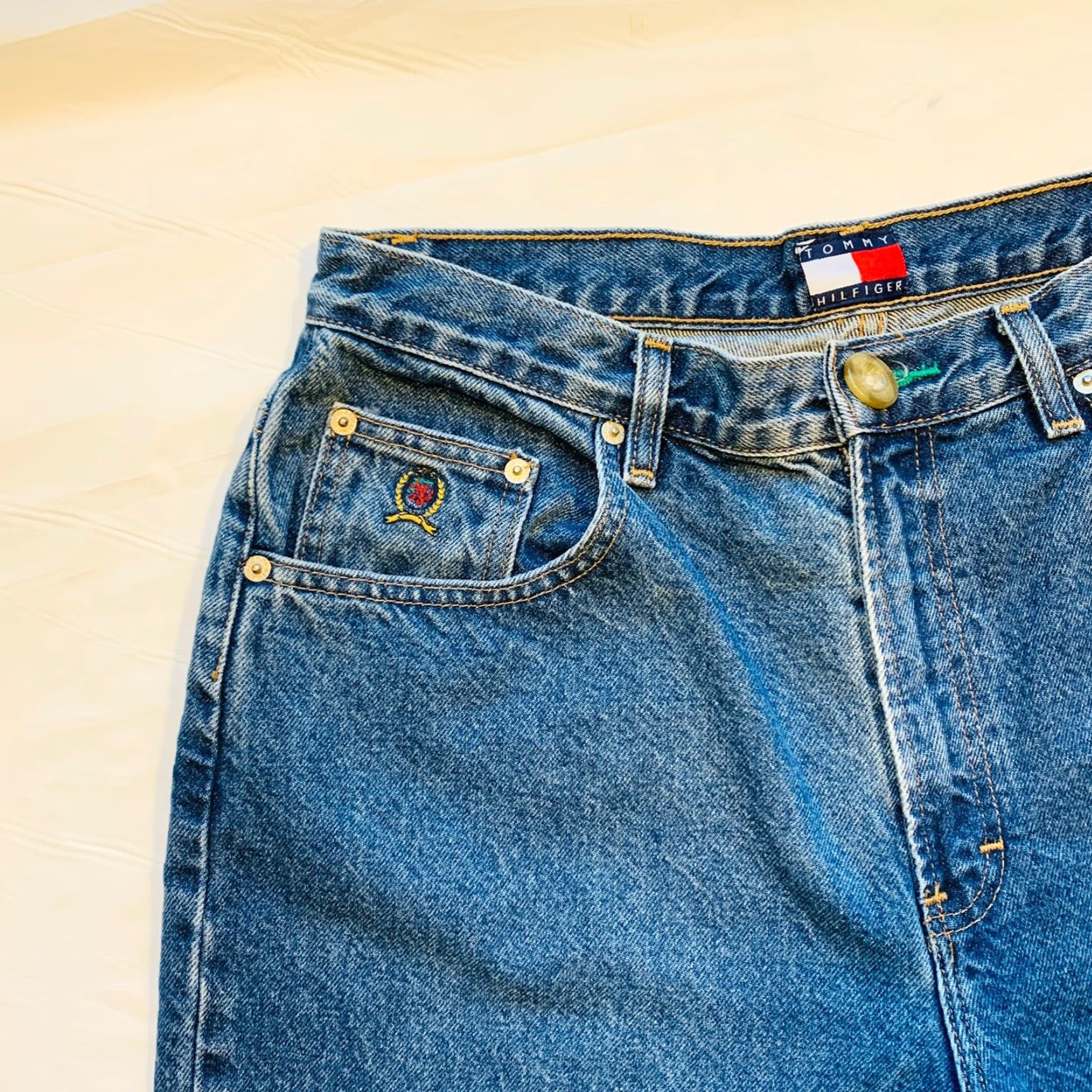 Tommy Hilfiger VINTAGE Tommy Hilfiger Perfect T Jean Mom Jeans High Rise Flag Crest 16 NWOT Jeans Women 90s Flag Crest Teal?? Size 38" / US 16 / IT 52 - 6 Thumbnail