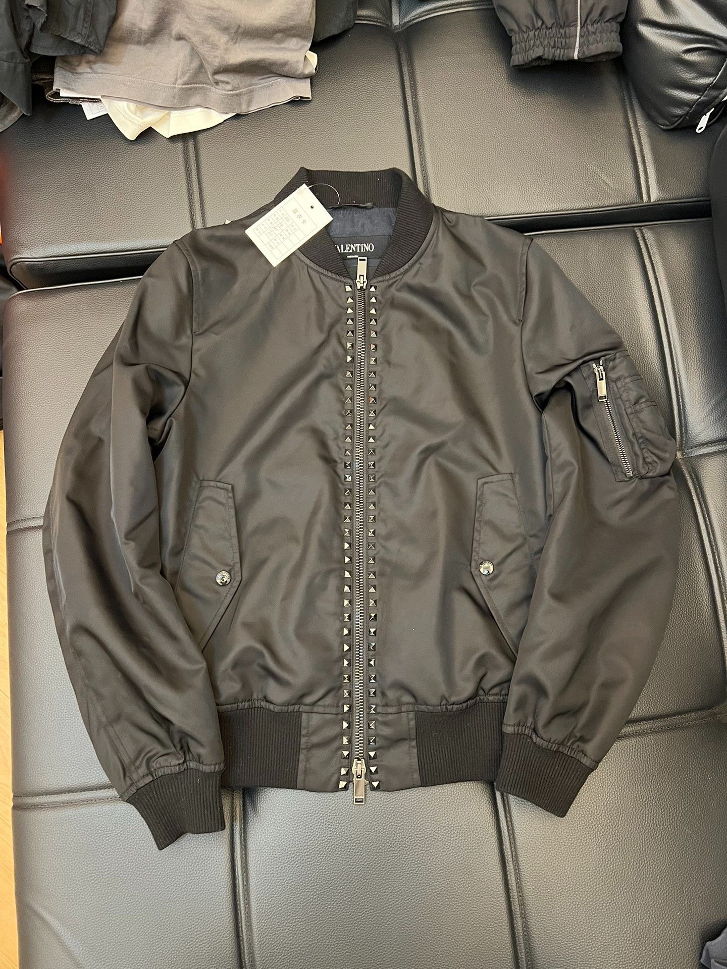 Valentino Valentino Black Light Jacket 46 Men Size US L / EU 52-54 / 3 - 1 Thumbnail