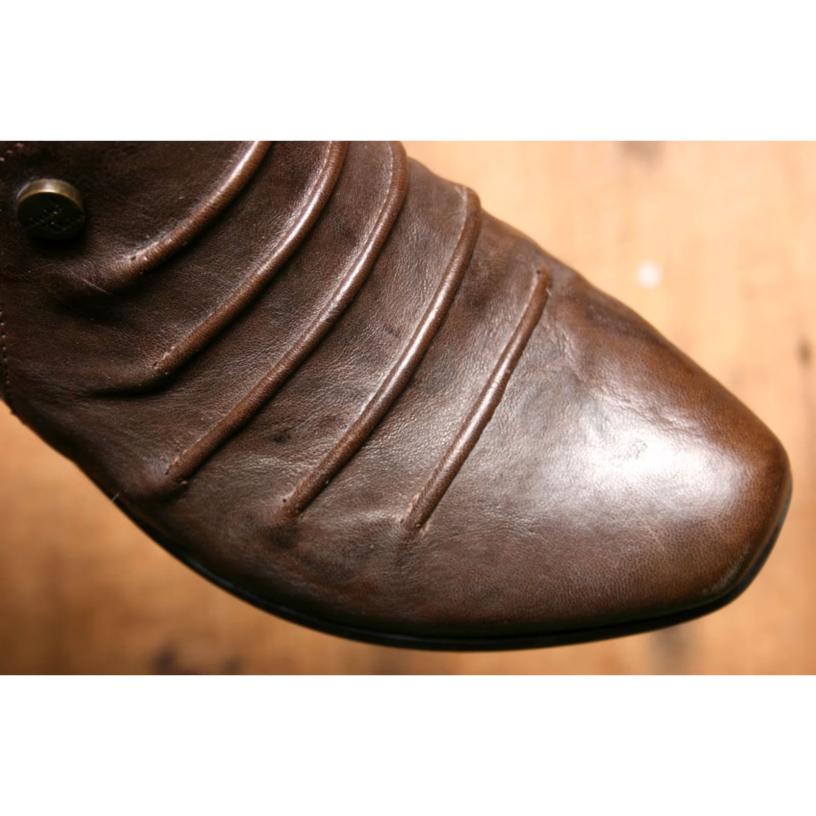 Vintage THINK! Brown Leather Pleated Dual Gore Slip-On Loafer EUR 38 | US 7.5-8 Womens Shoes Size US 7.5 / IT 37.5 - 7 Thumbnail