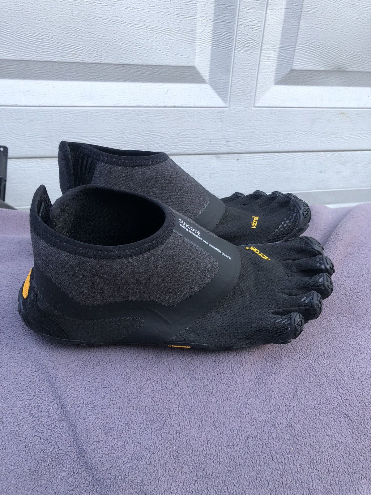 suicoke closed toe
