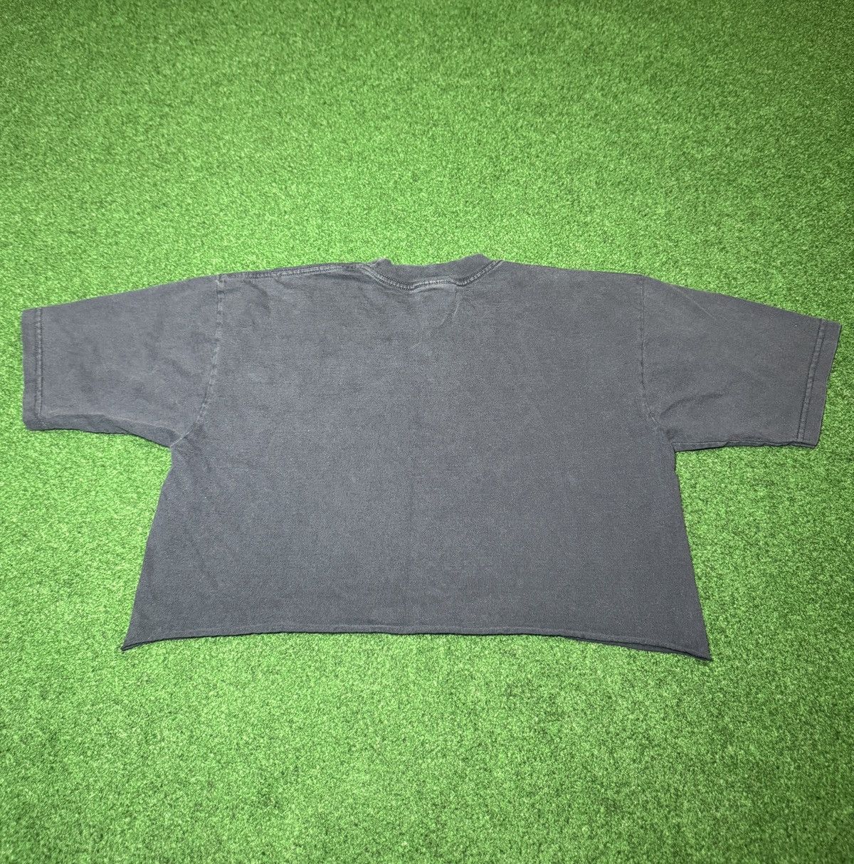 Tommy Hilfiger Tommy Hilfiger Vintage Cropped 90s 19x16 Faded T Shirt Size S / US 4 / IT 40 - 3 Thumbnail