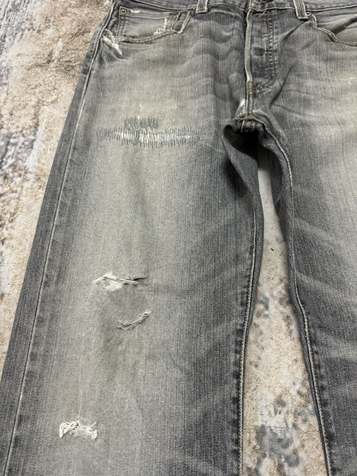 Levi's Levis 501 Distressed Button Denim Jeans Size US 32 / EU 48 - 4 Thumbnail