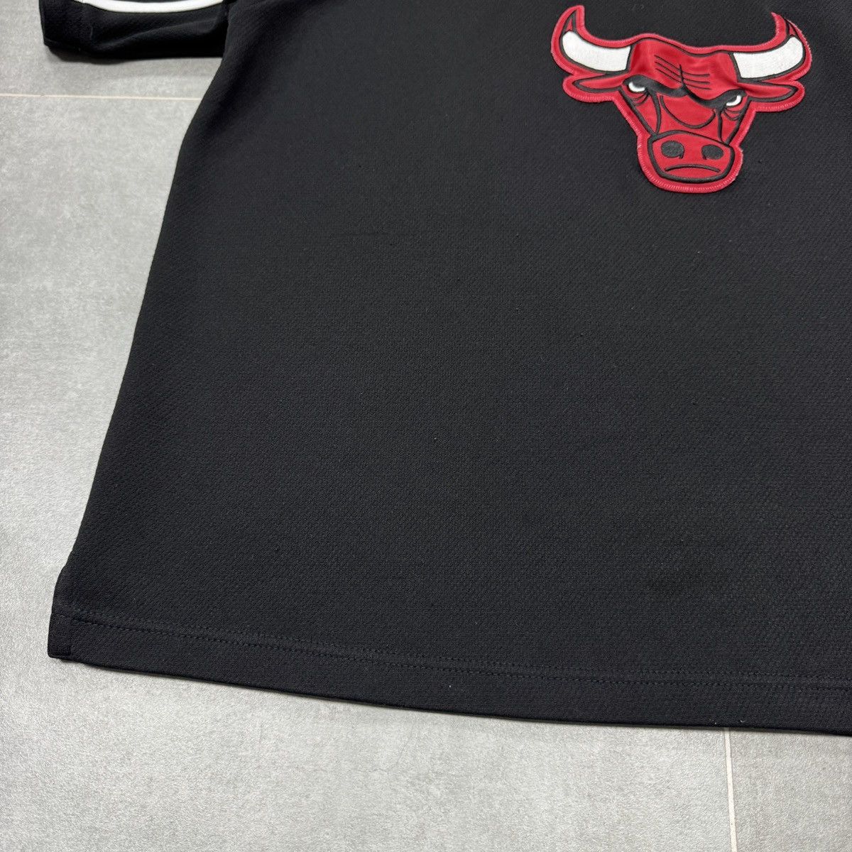 Nike Vintage Nike NBA Chicago Bulls 90s Swoosh Jersey Shirt Y2K Size US XL / EU 56 / 4 - 4 Thumbnail
