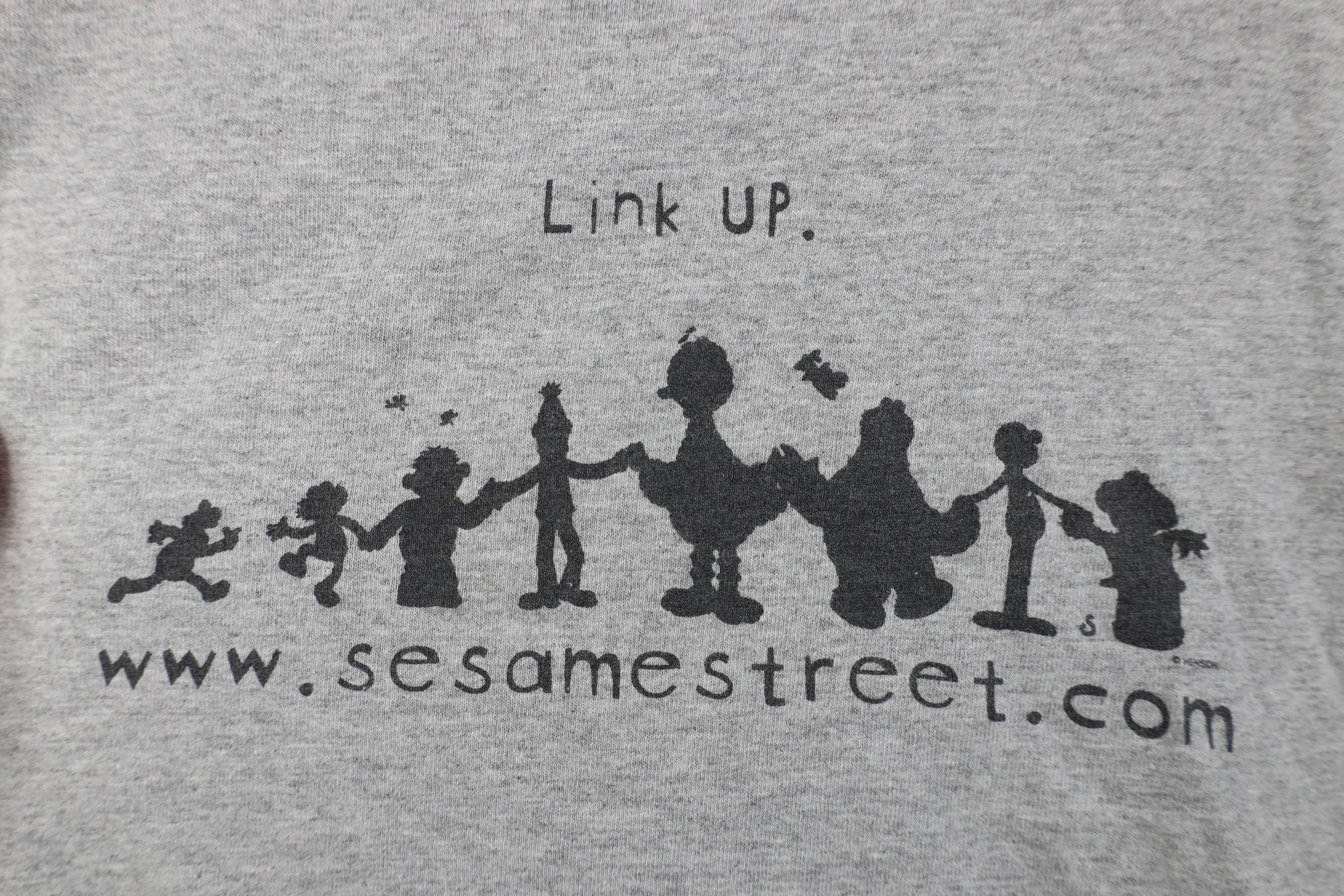 Vintage Vintage 90s Y2K Sesame Street Linkup Website T-Shirt USA Size US L / EU 52-54 / 3 - 5 Thumbnail