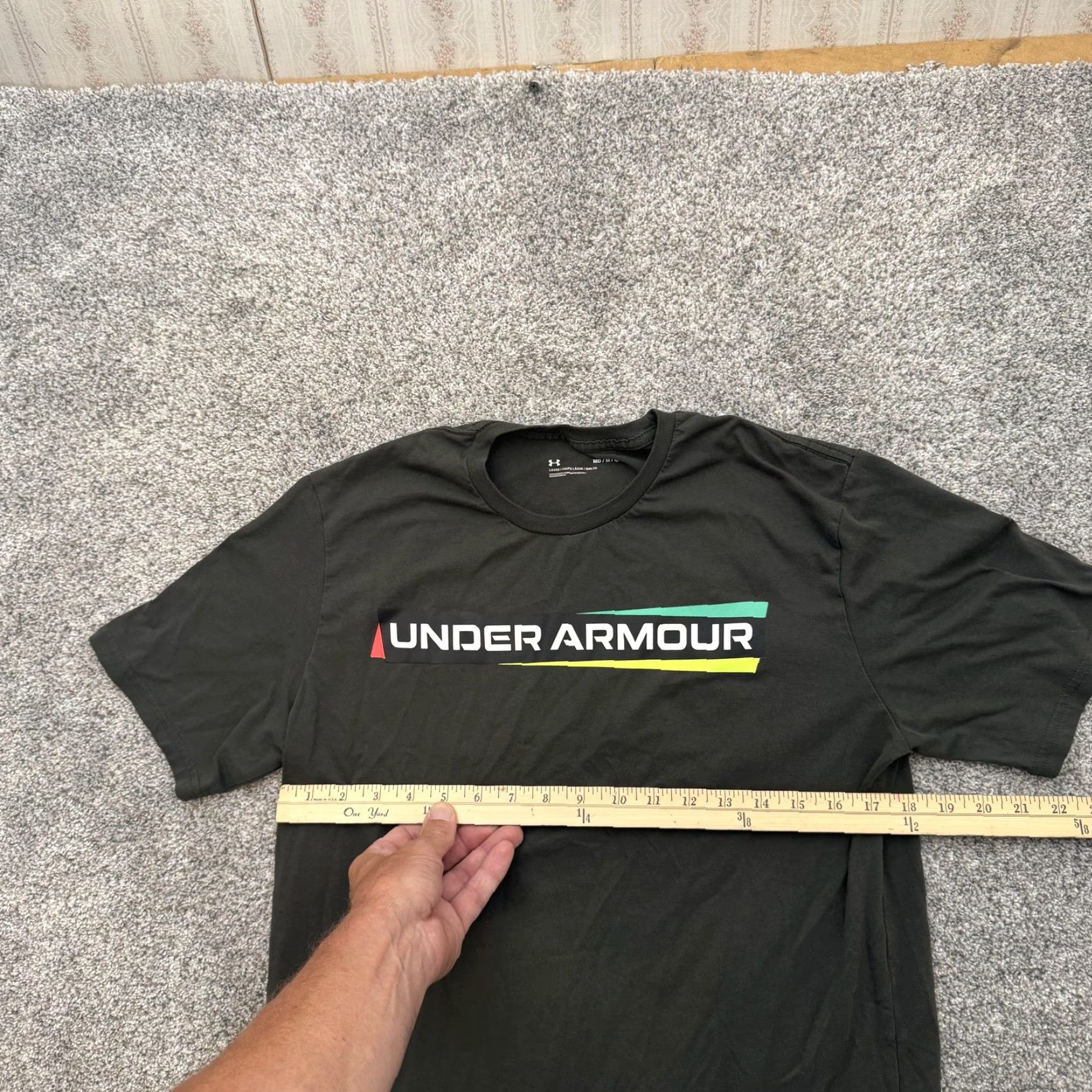 Under Armour Under Armour Shirt Mens Medium Black Multicolor Graphic Tee 1370731 T-Shirt Graphic Print Crew Neck Short Sleeve Relaxed Fit Cotton Polyester Size US M / EU 48-50 / 2 - 3 Thumbnail