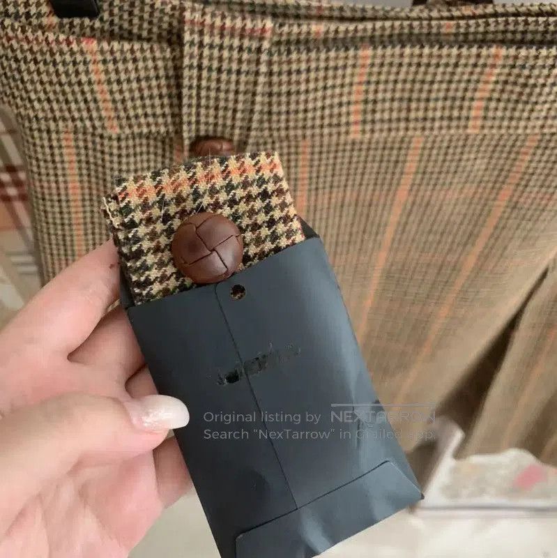 Burberry Burberry Women's Houndstooth Wool Skirt Size L. Size 30" / US 8 / IT 44 - 8 Thumbnail