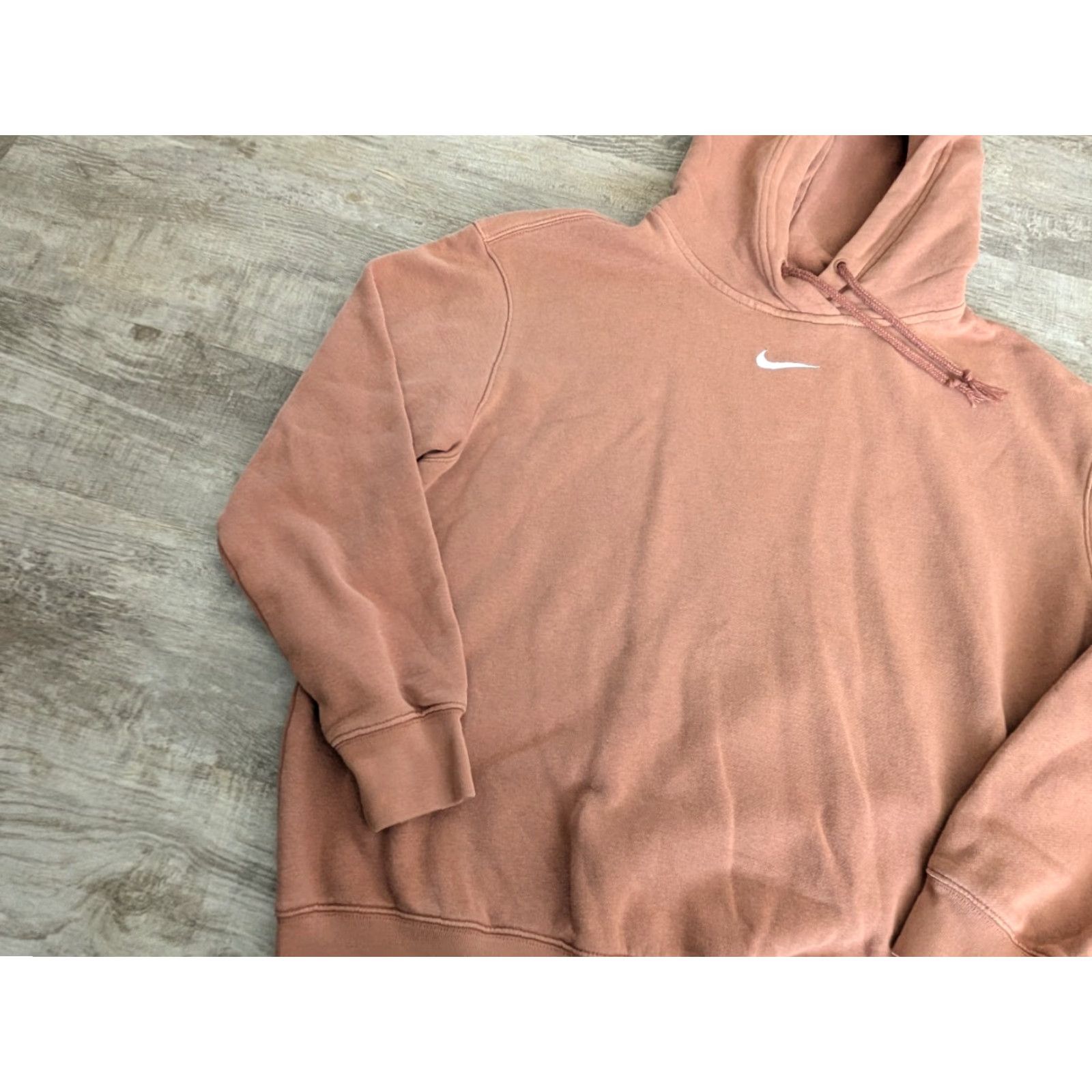 Nike Nike Center Swoosh Hoodie Womens XS Brown Sweatshirt Fleece Oversized Hooded Logo Pockets Relaxed Regular Fall Winter Sportswear 2000s? Size XS / US 0-2 / IT 36-38 - 4 Thumbnail