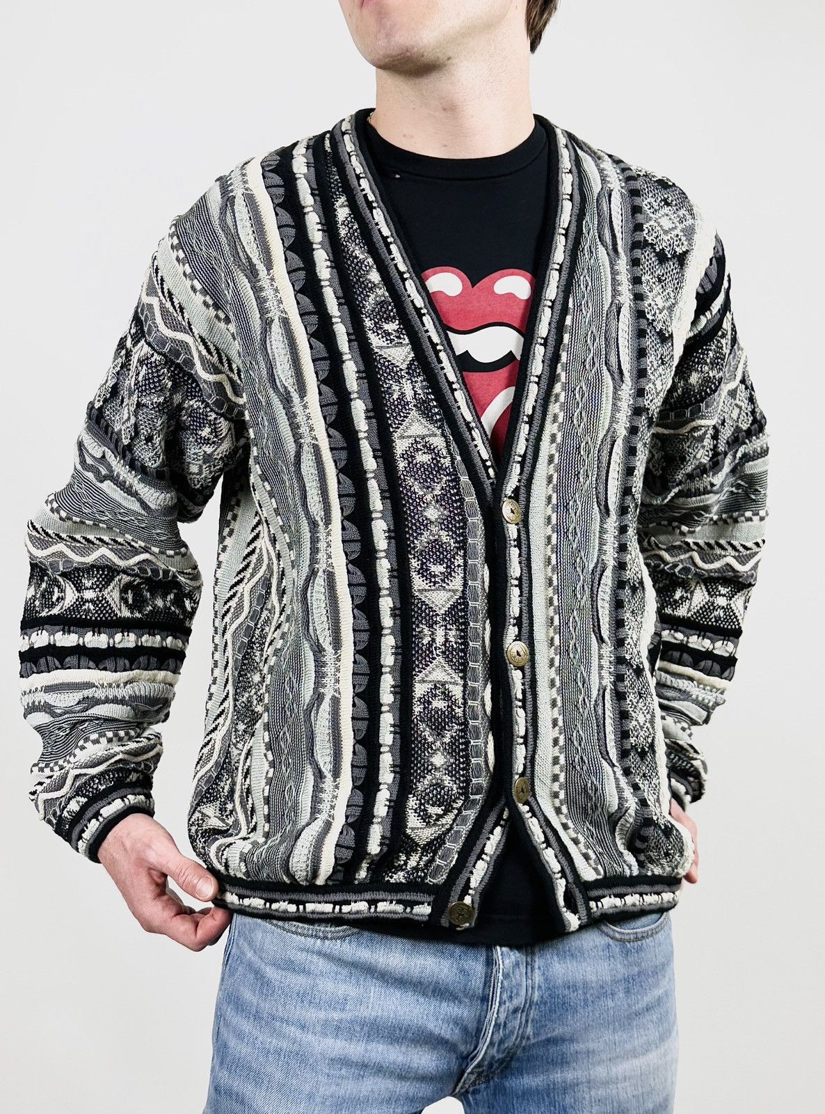 Tundra Canada 90s Vintage Tundra 3D Knit Coogi Style Cardigan Size US XL / EU 56 / 4 - 6 Thumbnail