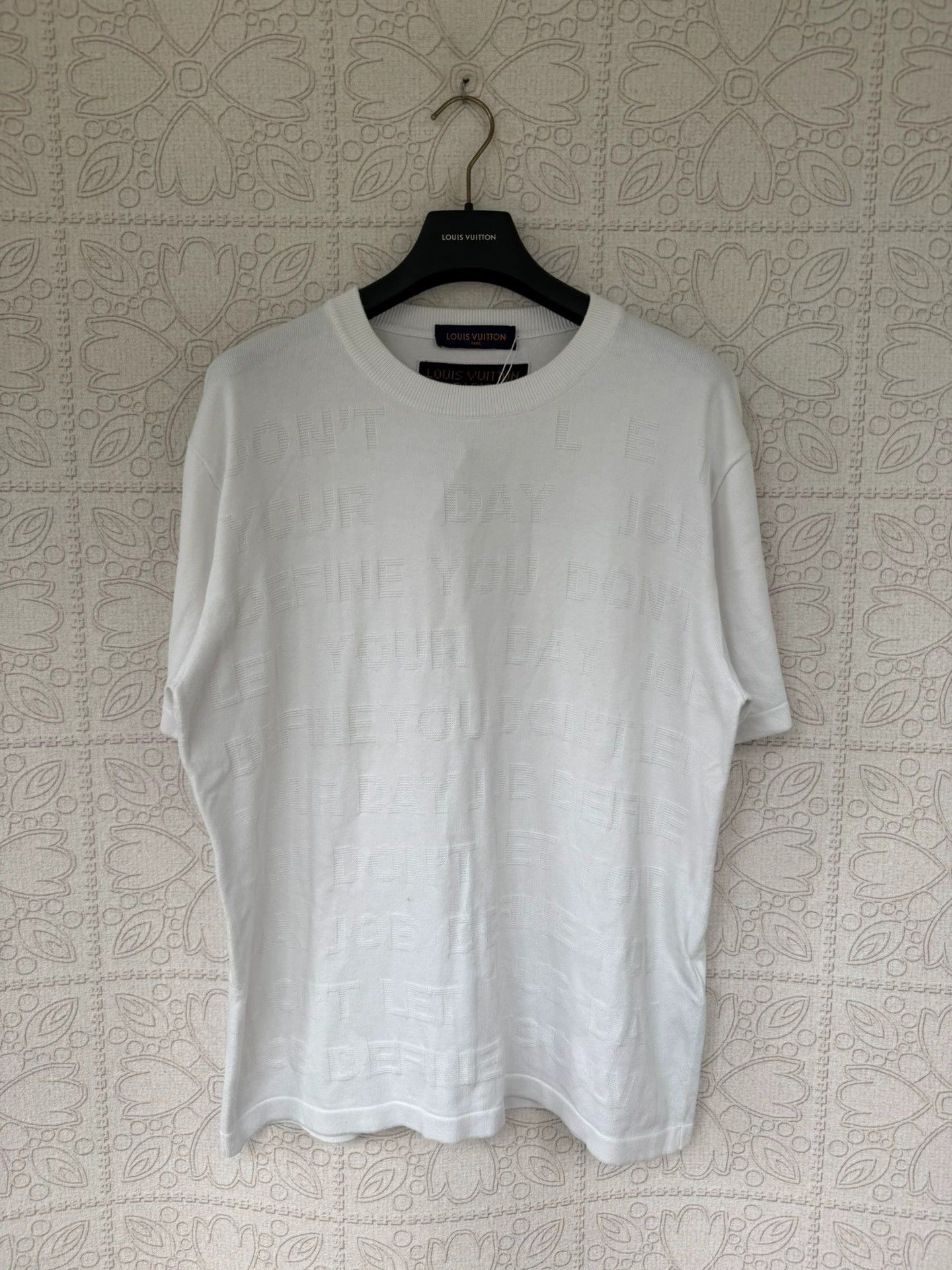Louis Vuitton louis vuitton white graphic knit short sleeve Size US L / EU 52-54 / 3 - 1 Thumbnail