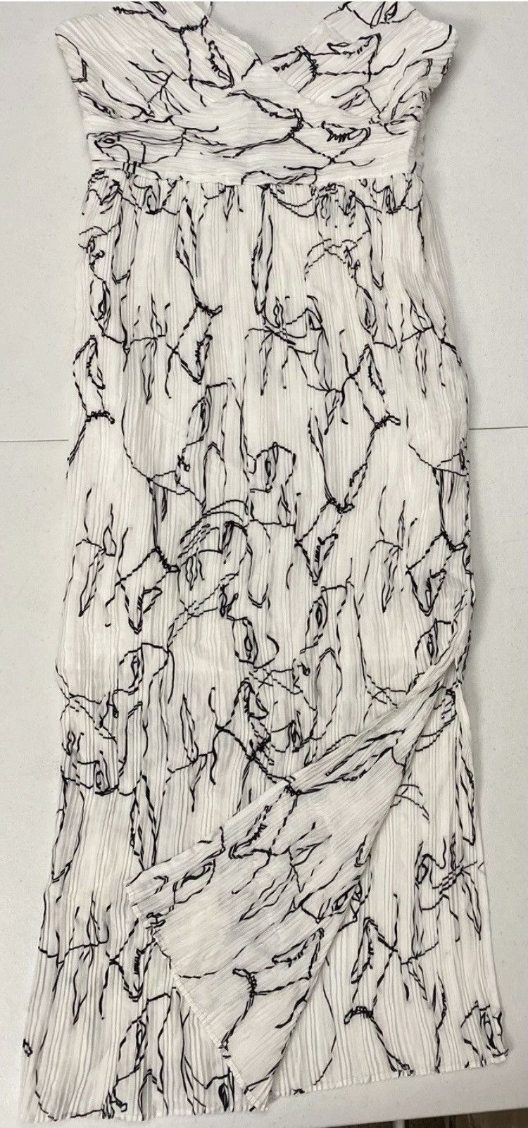 Banana Republic BANANA REPUBLIC PLISSÉ MIDI DRESS TATTOO FACES PLEATS 2 NWT Size XS / US 0-2 / IT 36-38 - 7 Thumbnail