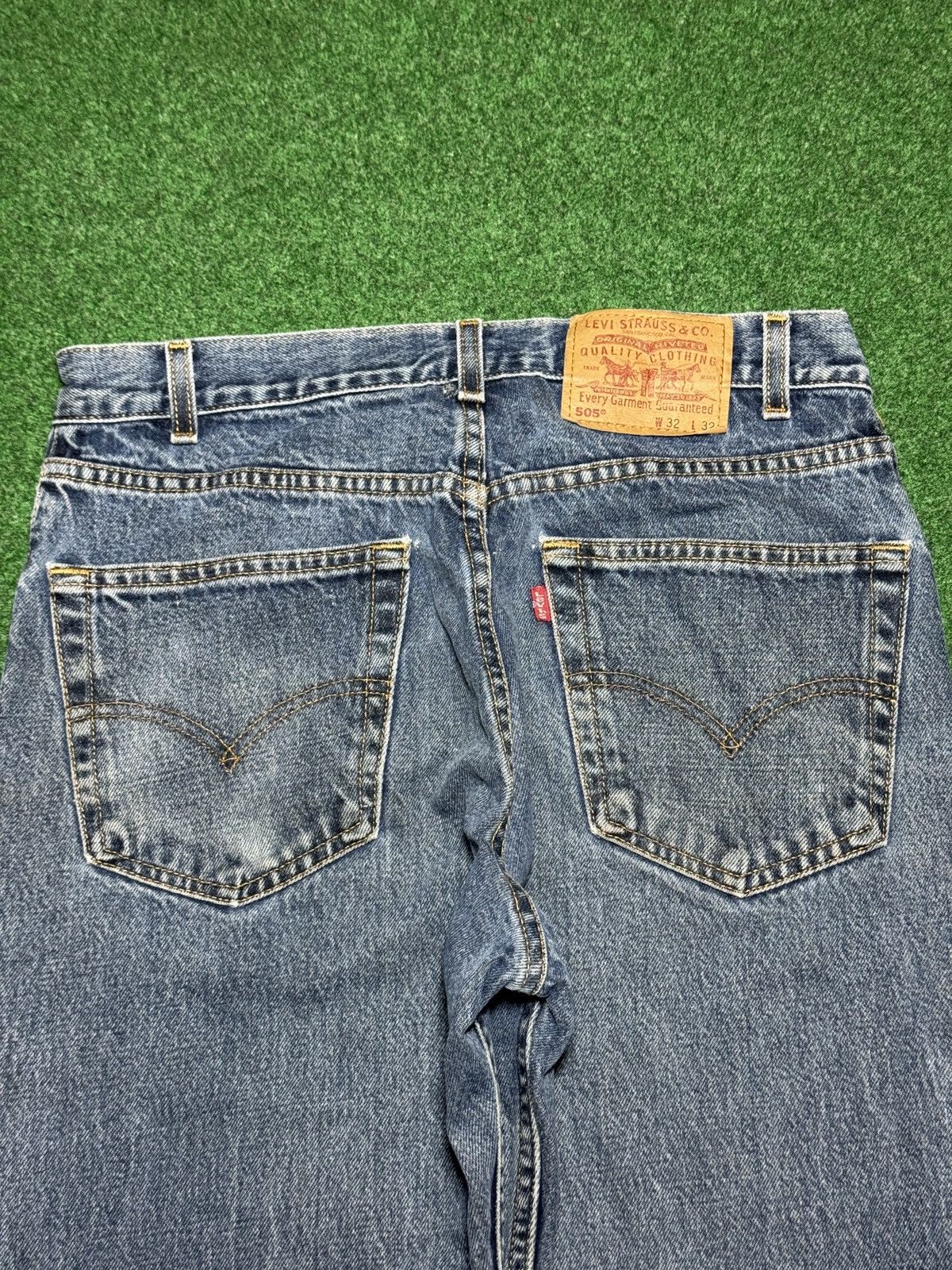Levi's Vintage Clothing Levis 505 Vintage 90s 32x32 Straight Leg Medium Wash Jeans Size US 32 / EU 48 - 2 Thumbnail