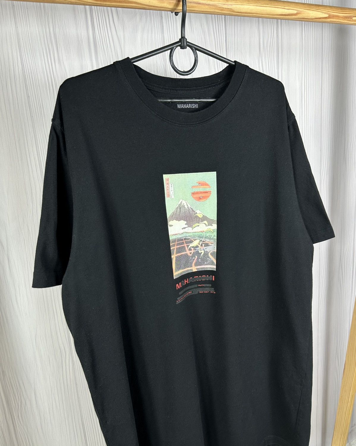 Maharishi MAHARISHI Japanese Mount Tron Graphic T-Shirt Size XL Size US XL / EU 56 / 4 - 2 Thumbnail