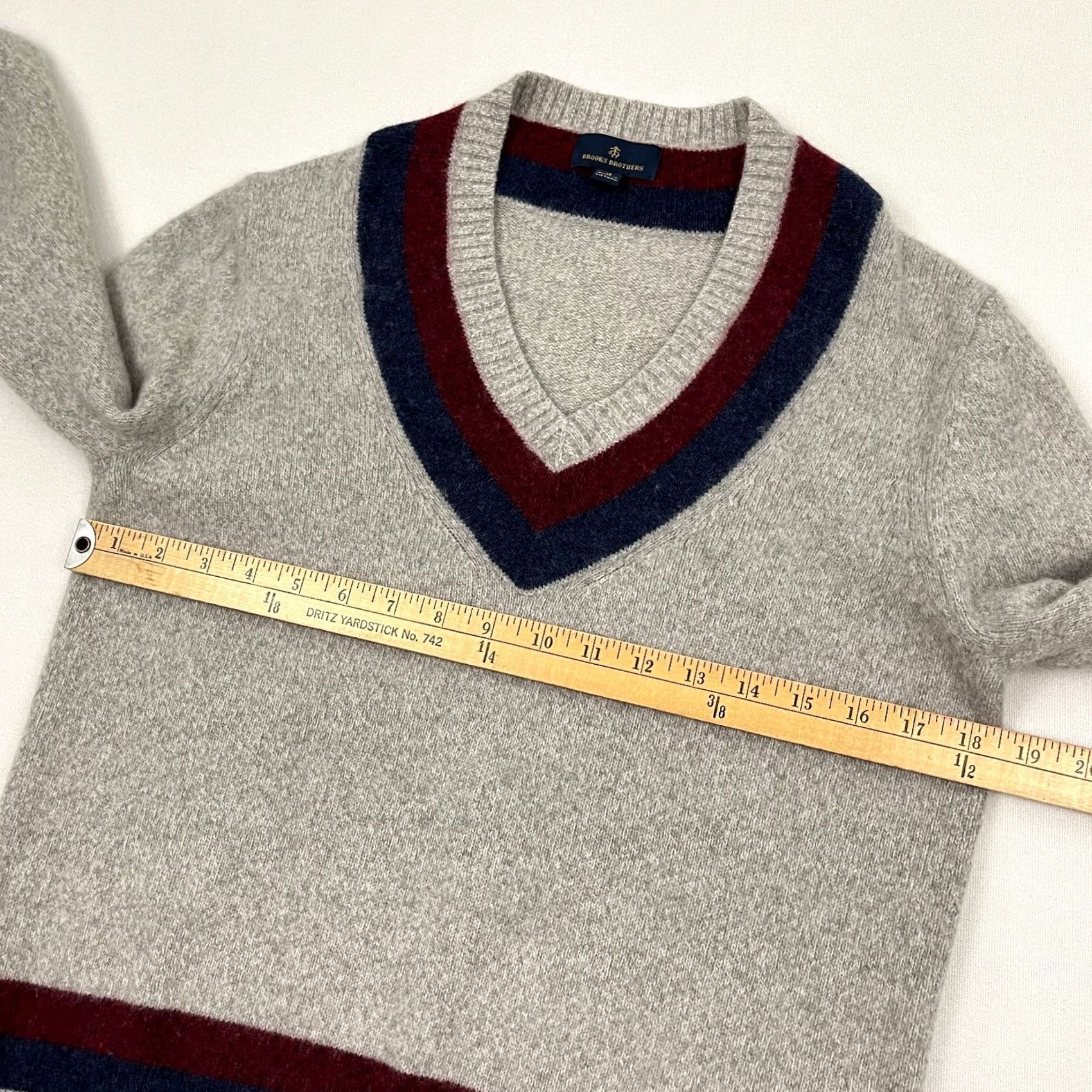 Brooks Brothers VINTAGE Brooks Brothers Sweater Womens M Gray Wool Tennis Cricket Academia Preppy V-Neck Size M / US 6-8 / IT 42-44 - 6 Thumbnail