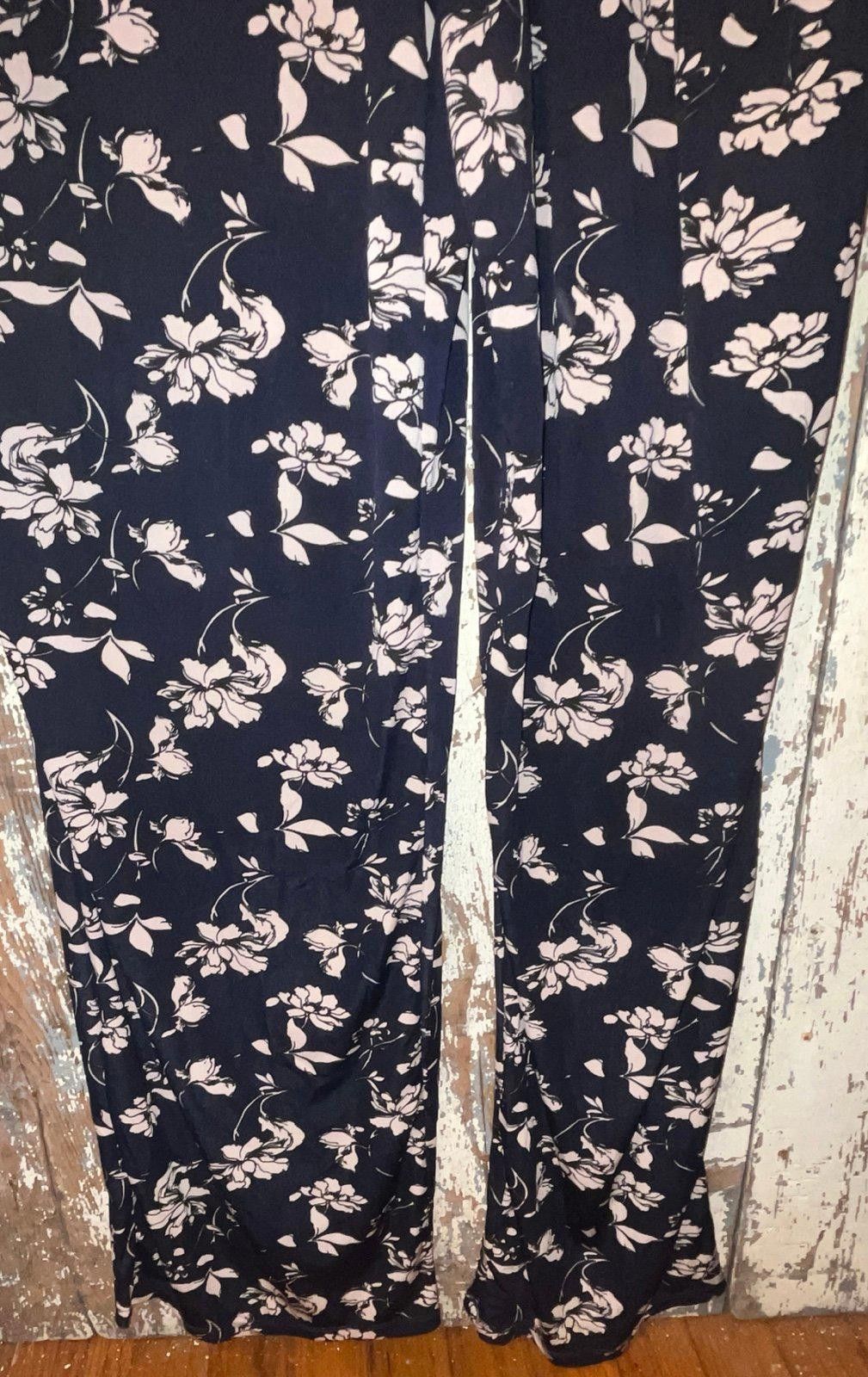 Designer Kaileigh navy floral jumpsuit, size Small Size 28" / US 6 / IT 42 - 3 Thumbnail