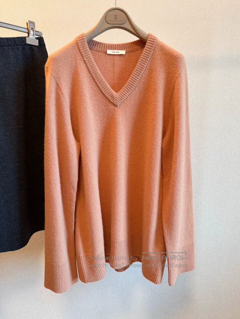The Row Cashmere V-neck sweater