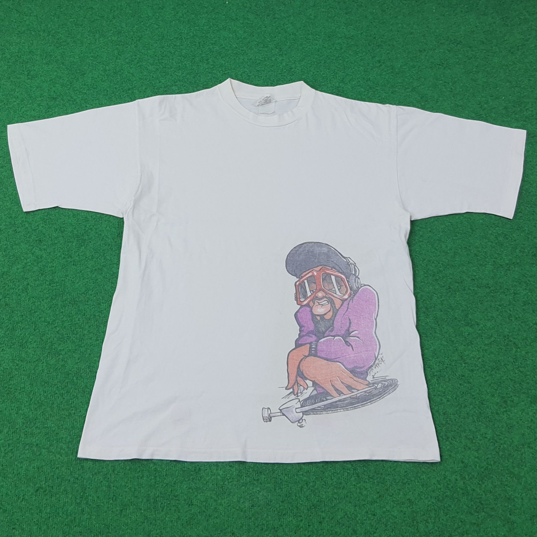 Vintage Vintage 90s Airbrush Hip Hop DJ Tshirt C267N40 Size US L / EU 52-54 / 3 - 1 Thumbnail