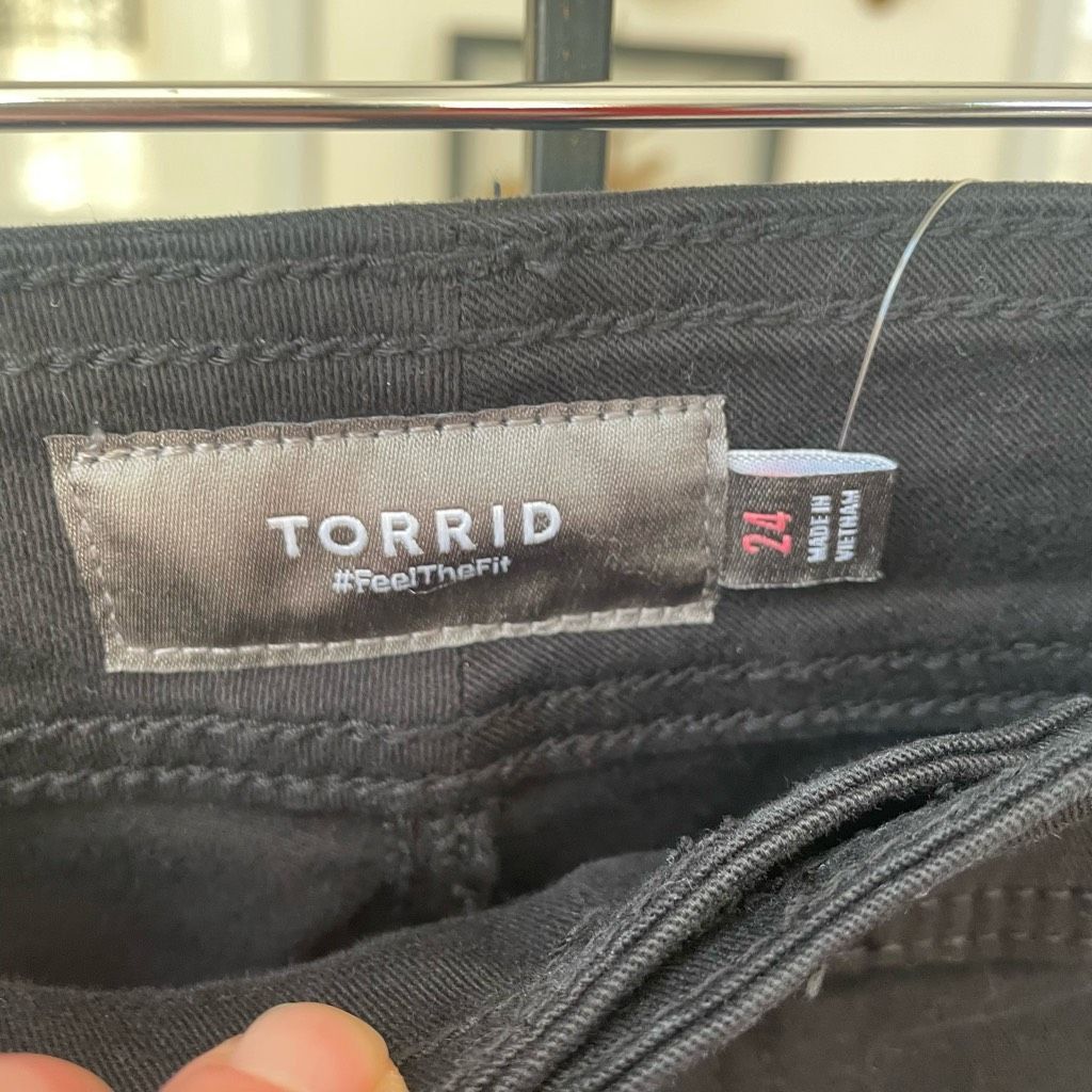 Other NWT Torrid Crop Aviator Skinny Stretch Twill Mid-Rise Pant $ Size 42" / US 20 - 4 Thumbnail