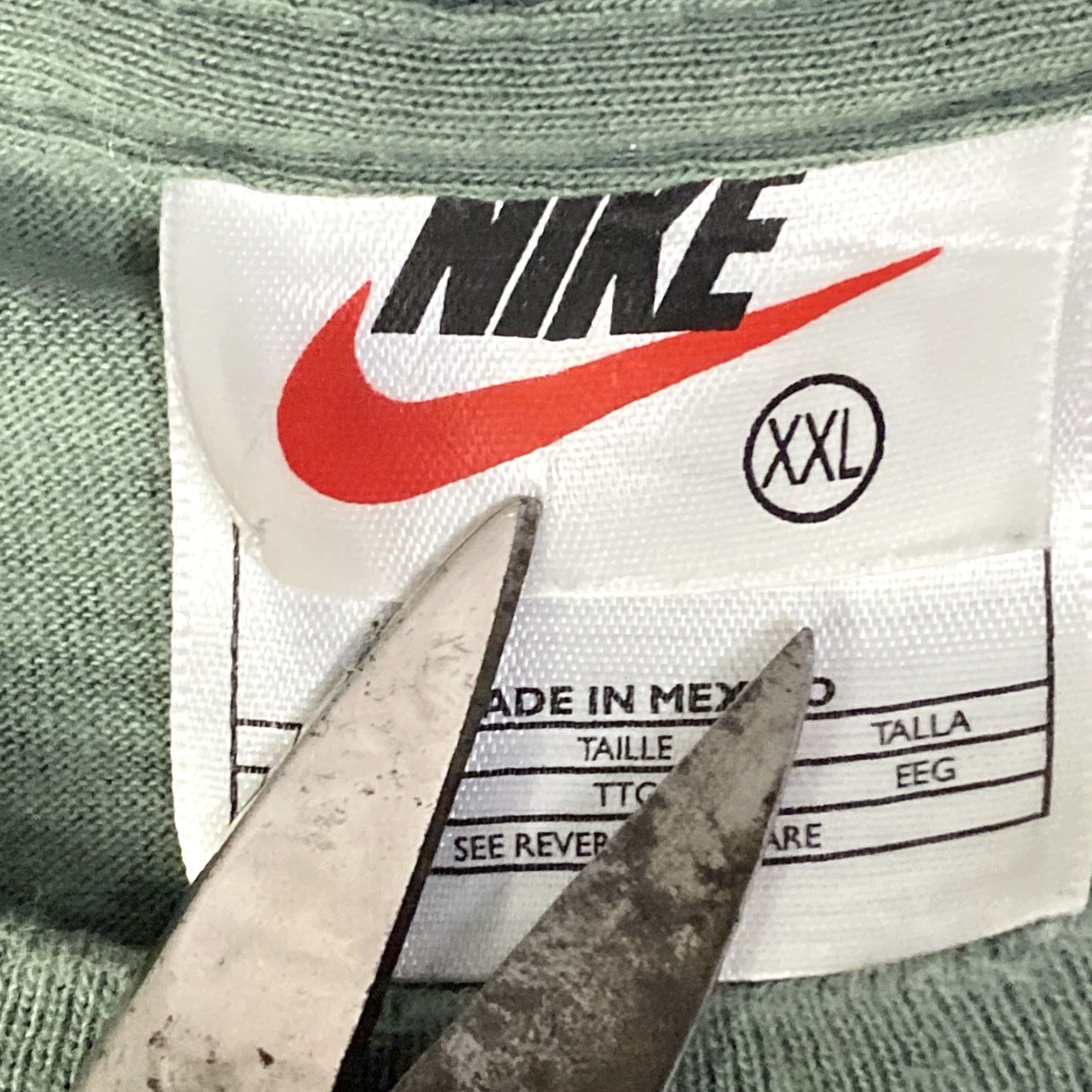 Nike VINTAGE Nike T Shirt Mens 2XL White Tag Athletics XXL Faded Green 26x31 Size US XXL / EU 58 / 5 - 2 Thumbnail