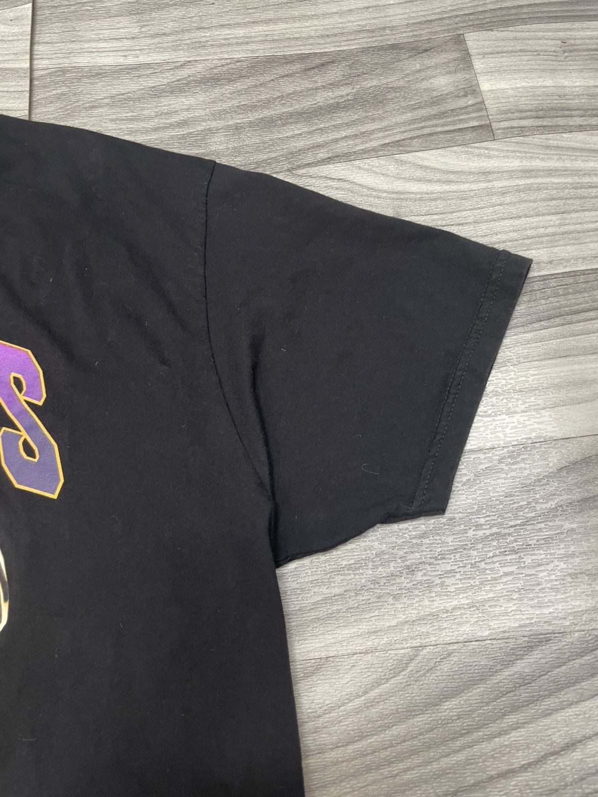 Mitchell & Ness Mitchell & Ness Lakers NBA Finals 3-Peat 2000-02 Tee XL Men Size US XL / EU 56 / 4 - 4 Thumbnail