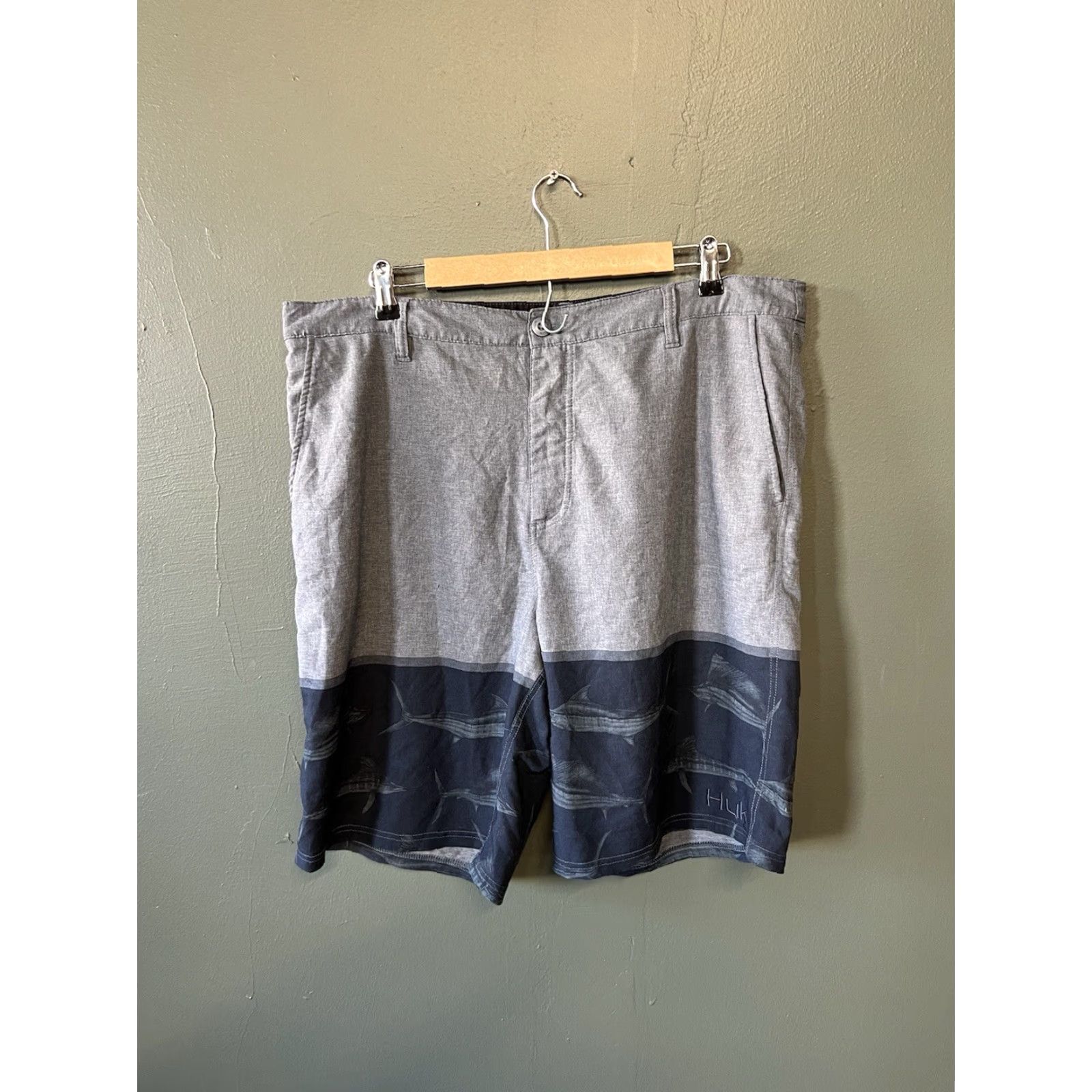 Vintage Huk Mens Gray Board Shorts 38 Fish Graphic Outdoor Swim Bottoms Regular Size Size US 38 / EU 54 - 2 Thumbnail