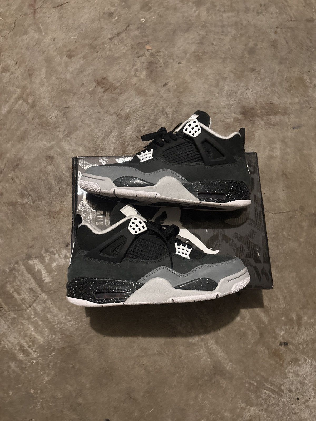 Jordan Brand Fear Jordan 4 retro Size US 9.5 / EU 42-43 - 2 Thumbnail