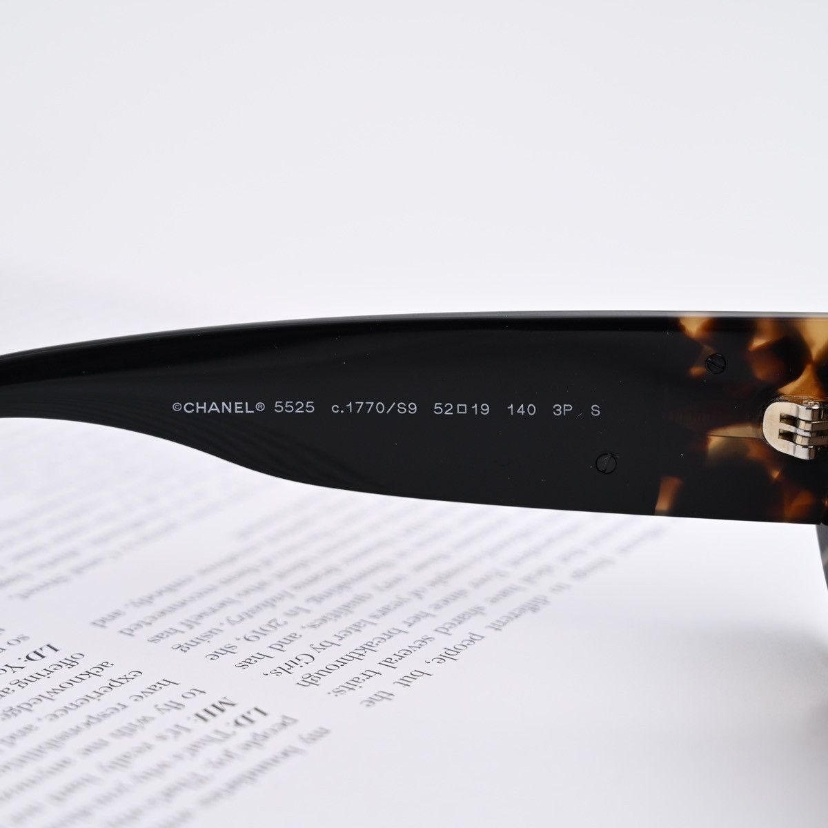 Chanel CHANEL 0CH5525 1770S9 SUNGLASSES Size ONE SIZE - 5 Thumbnail
