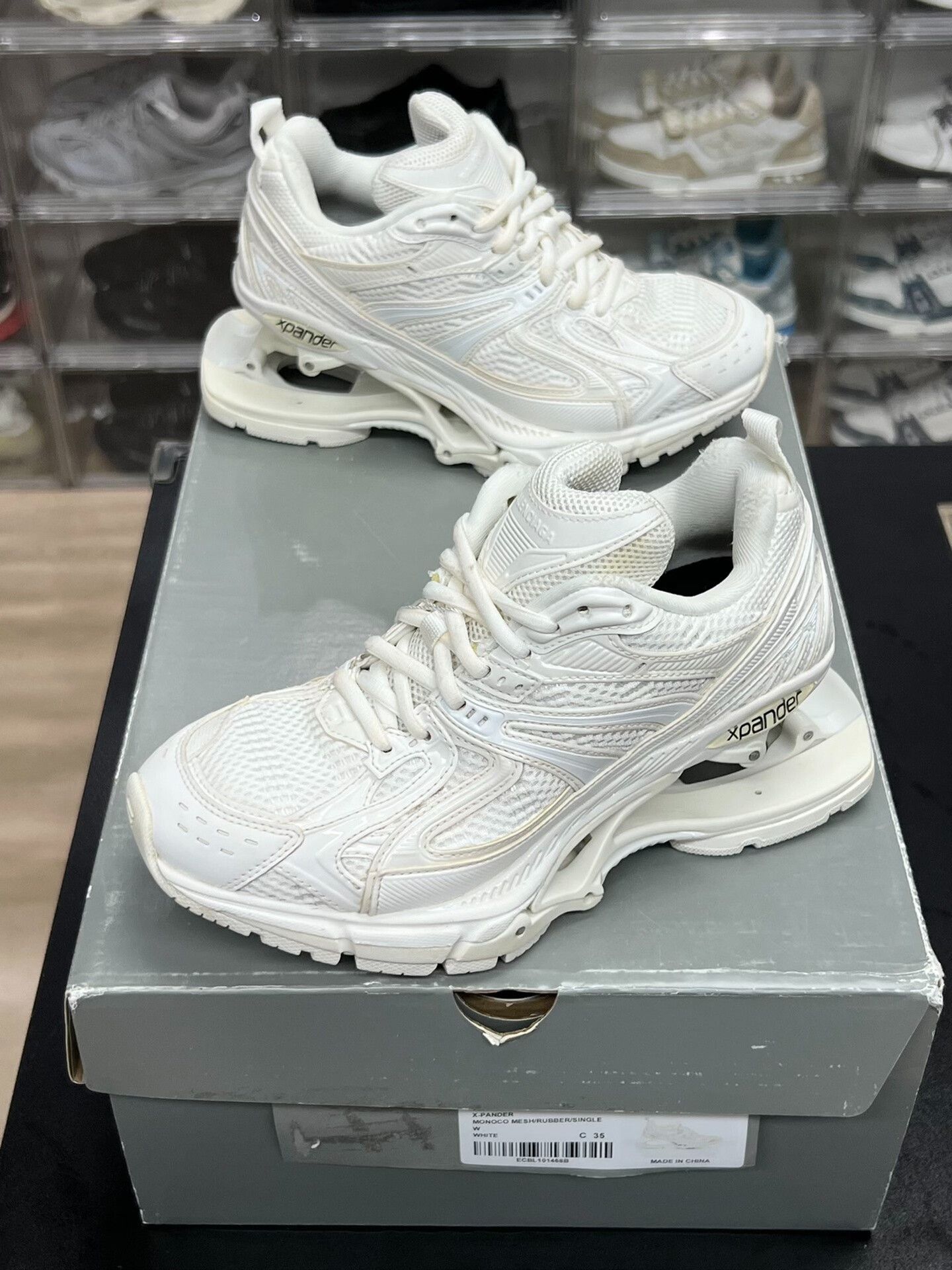 Balenciaga Balenciaga White Lowtop Sneakers us_5 Women Size US 5 / IT 35 - 1 Thumbnail