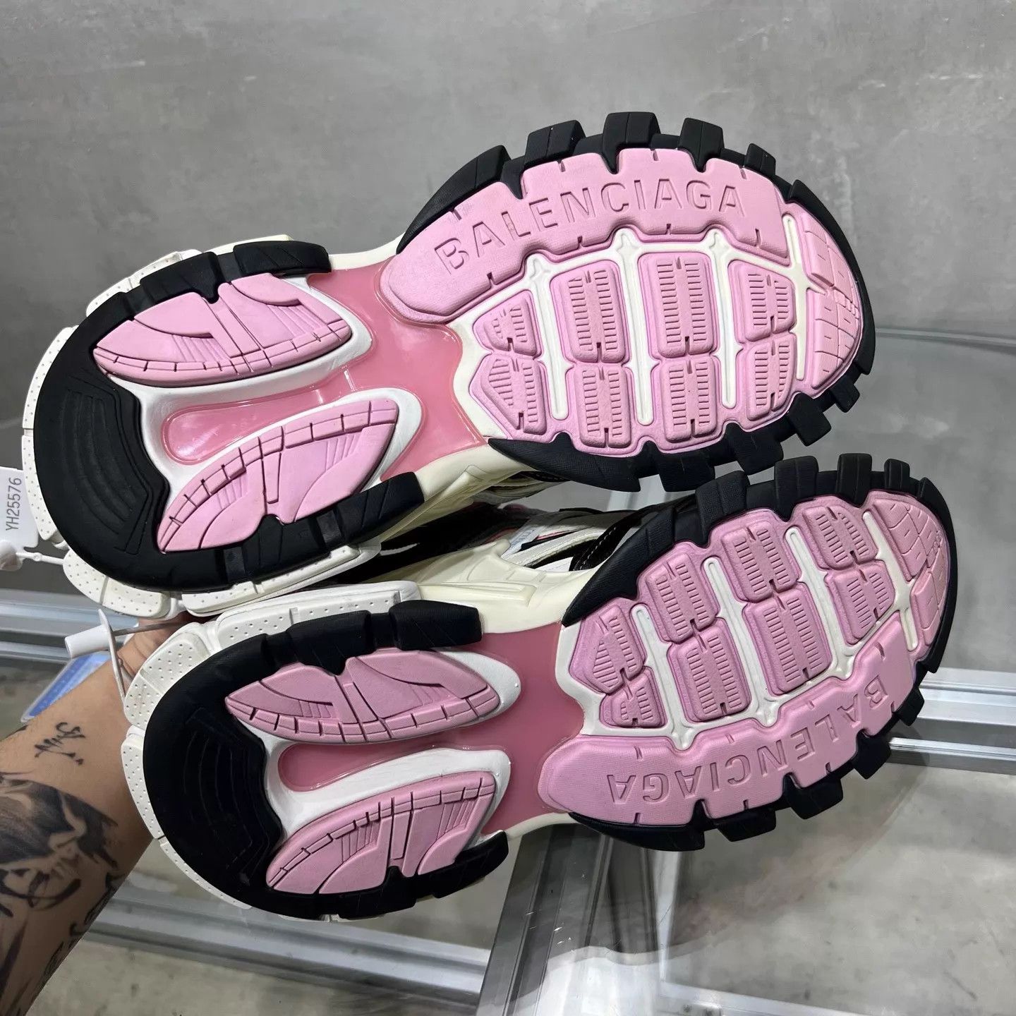 Balenciaga BLCG Track Sneaker White Pink EU 39 Size US 9 / IT 39 - 7 Thumbnail