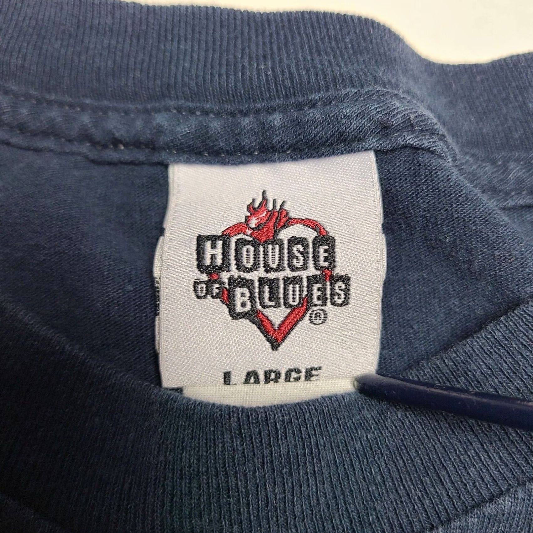 Vintage VINTAGE House Of Blues Myrtle Beach Florida T-Shirt L Mens 90s Concert Graphic Tee Blue Beach Size US L / EU 52-54 / 3 - 5 Thumbnail