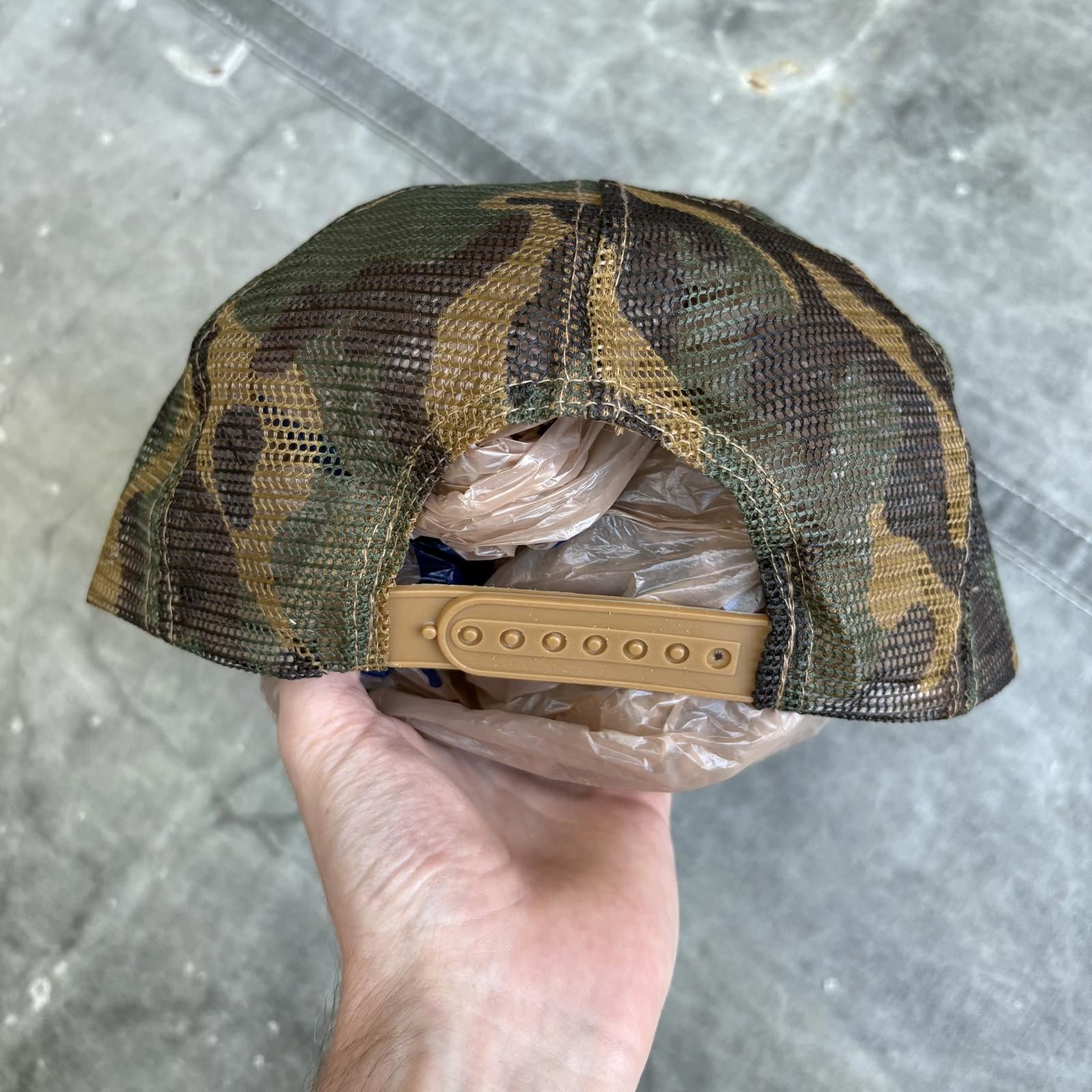 Vintage Vintage 80s Outpost Hunt Preserve Arkansas Camo Trucker Hat Size ONE SIZE - 2 Thumbnail