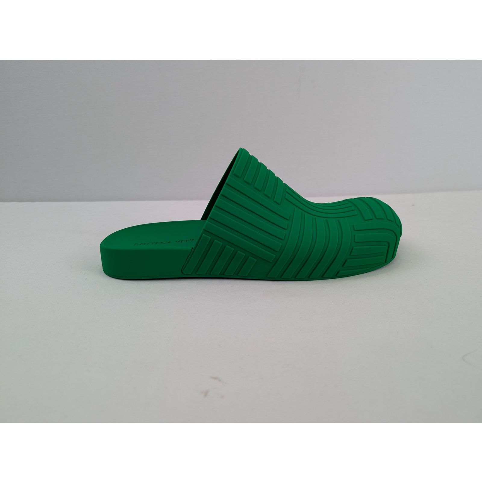 Bottega Veneta o1rshd1 Rubber Carpet Slider Sandal Slipper in Parakeet Size US 11 / EU 44 - 16 Thumbnail