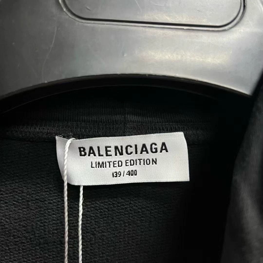 Balenciaga balenciaga black graphic oversized hoodie Size US L / EU 52-54 / 3 - 3 Thumbnail