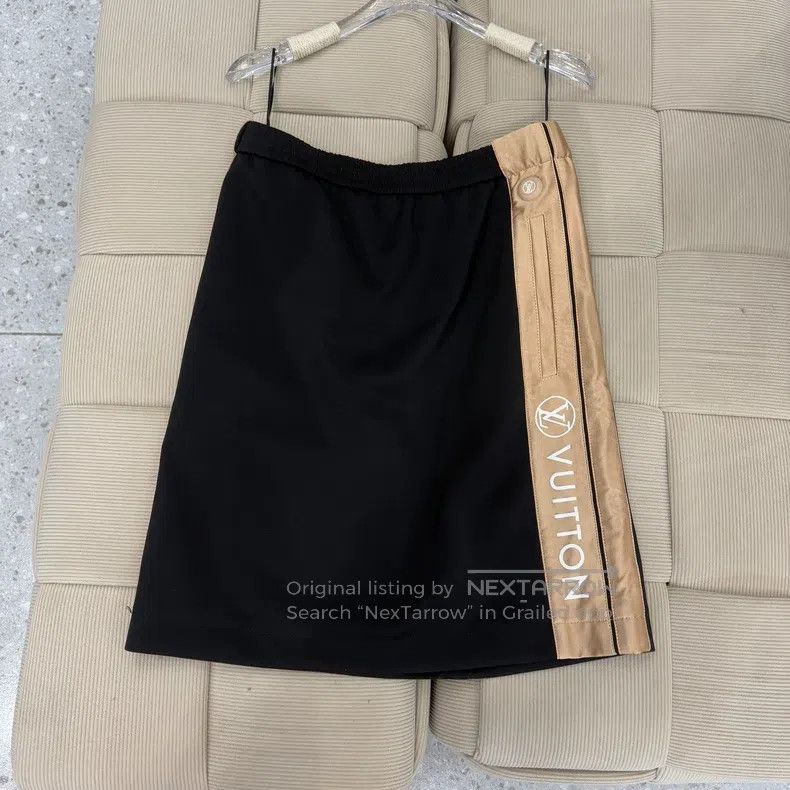 Louis Vuitton Side logo sporty casual skirt
