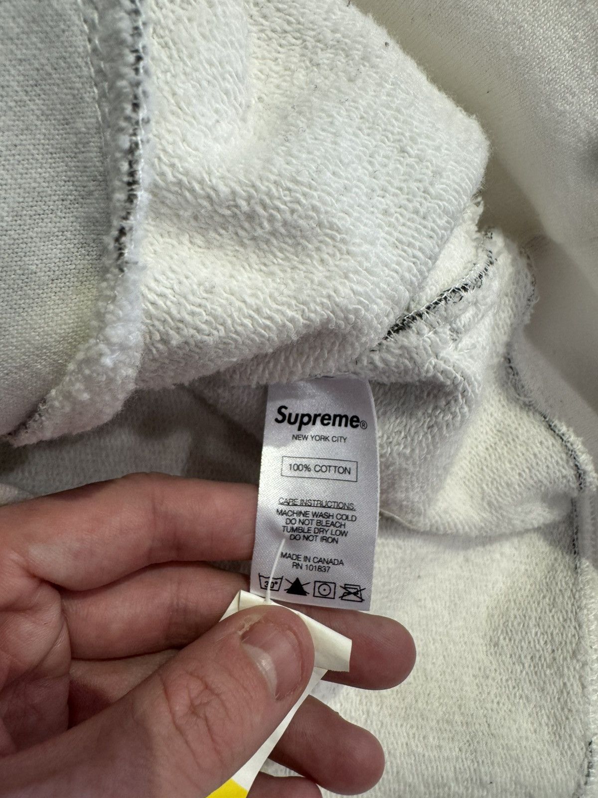 Supreme Supreme Flags Snow Camo Hoodie Size US XL / EU 56 / 4 - 7 Thumbnail