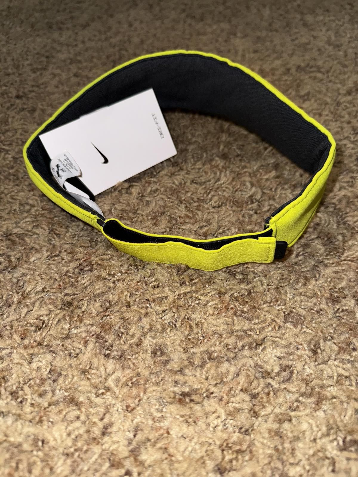 Nike Nike Women’s Aerobill Feather Light Volt Golf Visor Size ONE SIZE - 3 Thumbnail