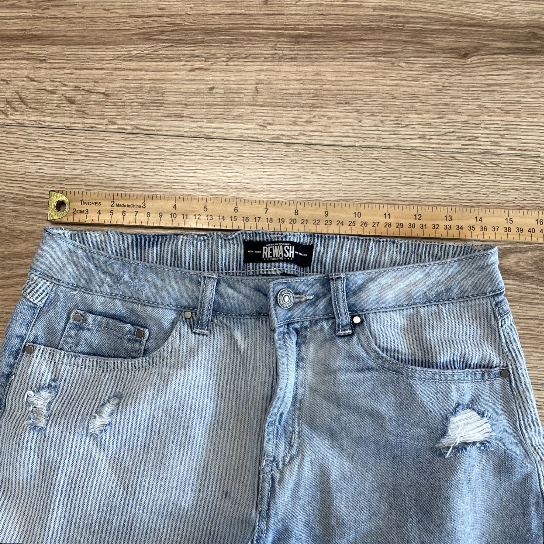 Vintage VINTAGE Rewash Distressed Cut-Off Jean Shorts Juniors Size 7 Blue Size 28" / US 6 / IT 42 - 3 Thumbnail