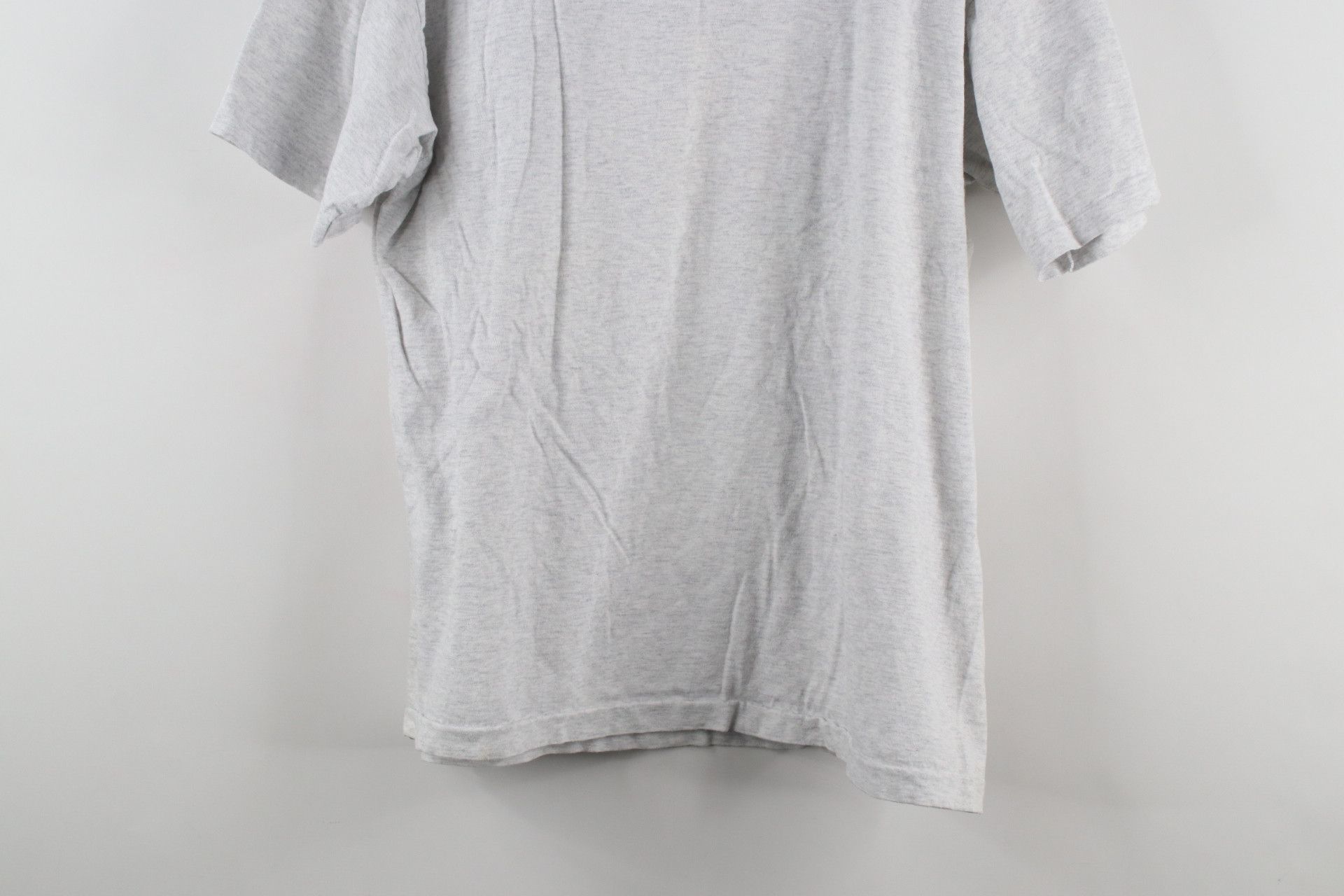 Vintage Vintage 90s Crayon Shin Chan Japanese Manga T-Shirt Gray Size US L / EU 52-54 / 3 - 12 Thumbnail