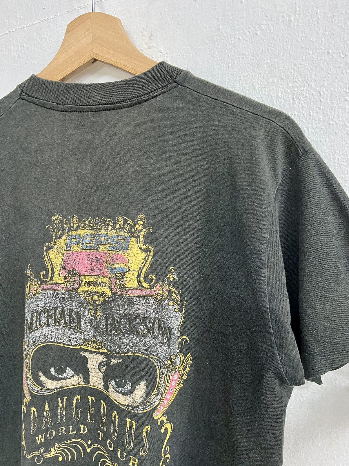 Vintage Vintage 90s Michael Jackson Dangerous World Tour Tee Size US M / EU 48-50 / 2 - 10 Thumbnail
