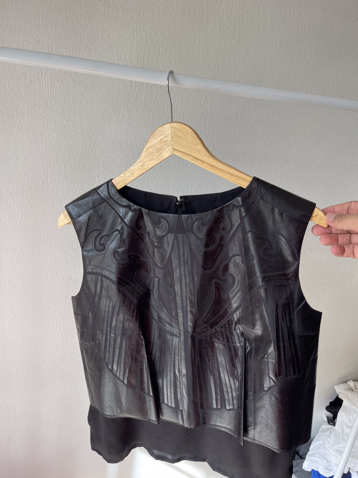 Maison Margiela Maison Margiela Embossed Pattern Sleeveless Layered Top Size S / US 4 / IT 40 - 2 Thumbnail