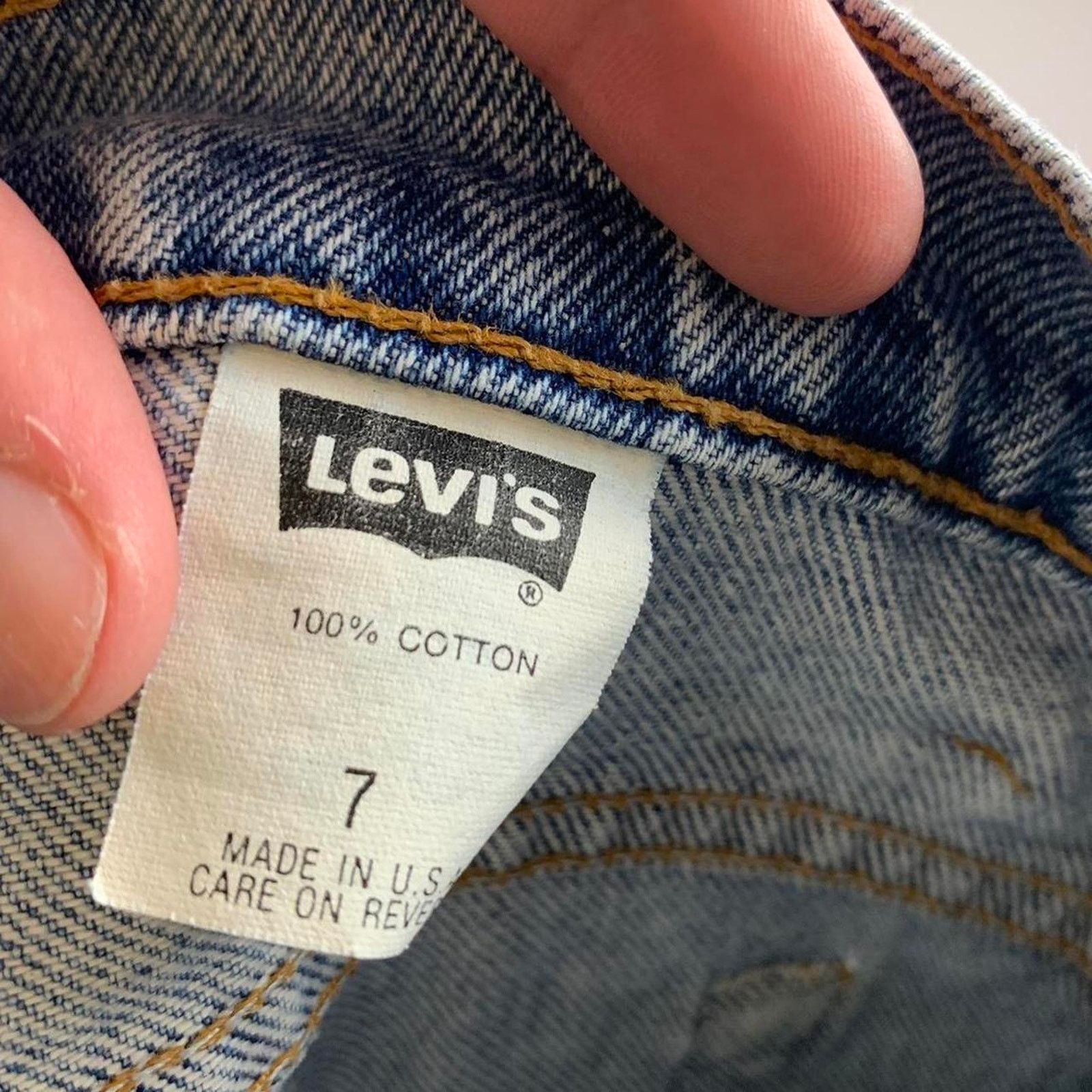 Levi's × Vintage Vintage 90s Women’s Levi’s Light Wash Blue Jeans Size 28" / US 6 / IT 42 - 7 Thumbnail