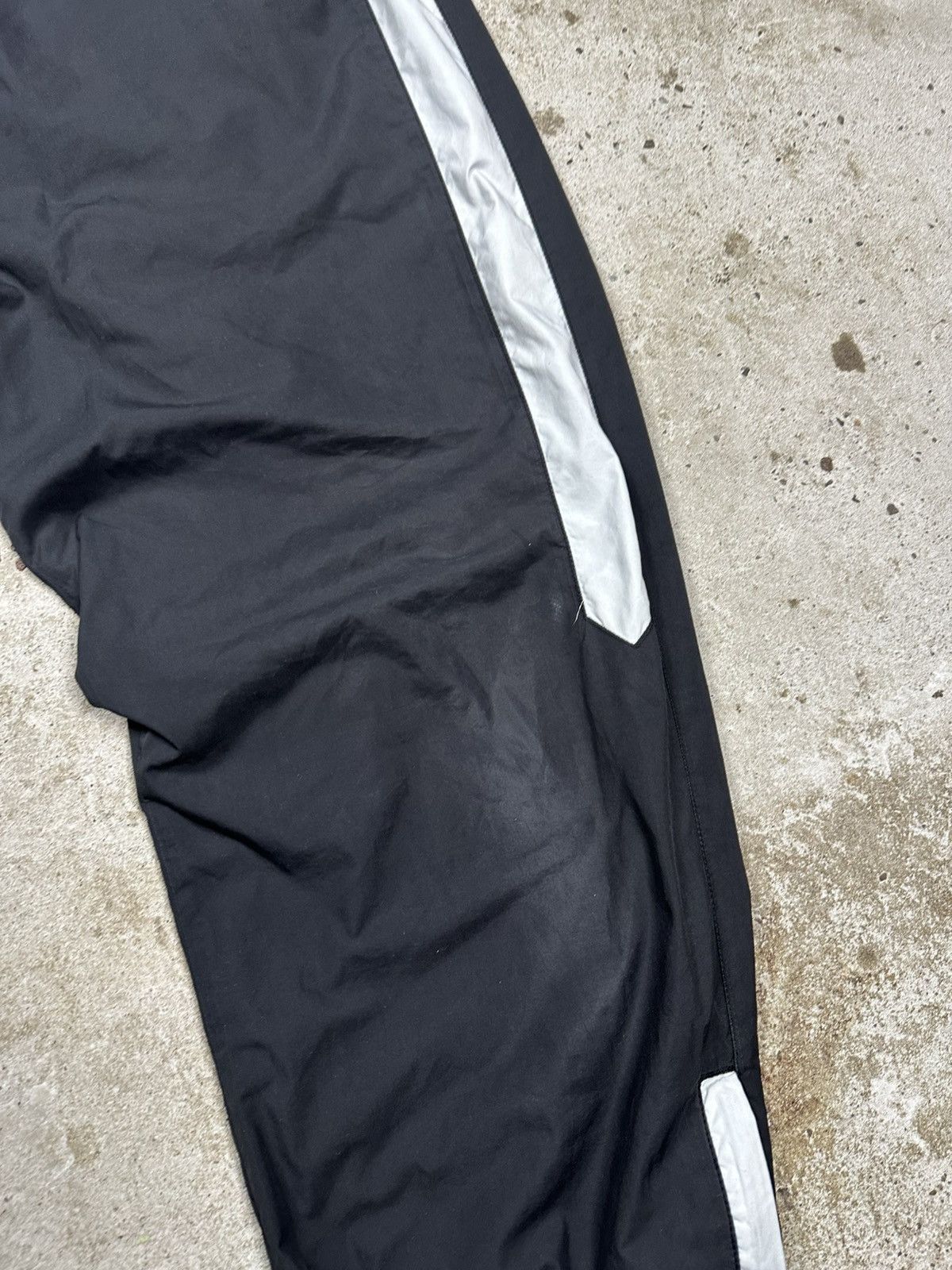 Nike Vintage Y2K Nike SB Baggy Black Track Pants Swoosh Size US 34 / EU 50 - 6 Thumbnail